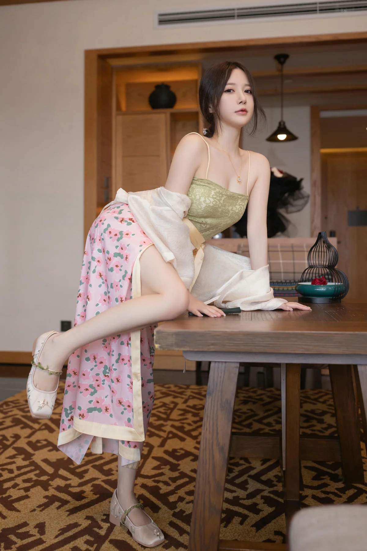 XiuRen 秀人 No.N173 鱼子酱Fish古风服饰美腿 - 34