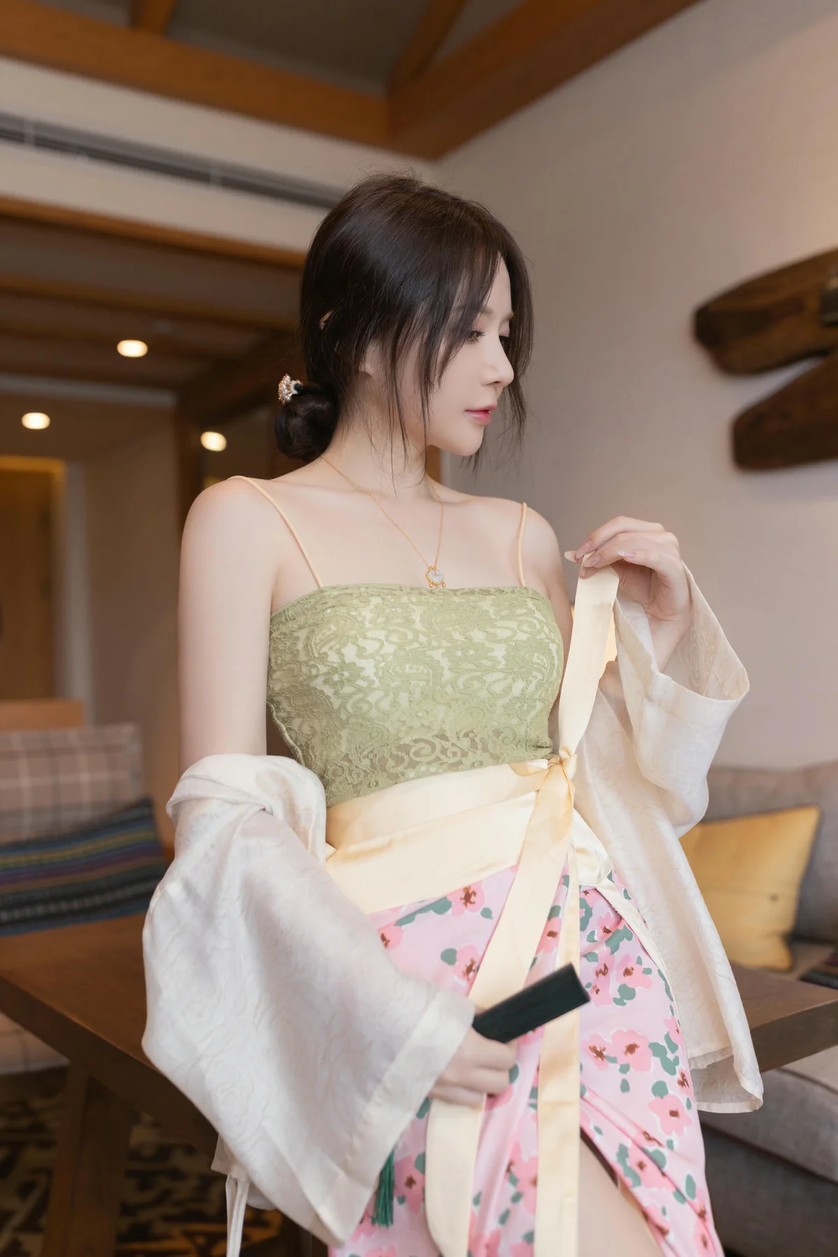 XiuRen 秀人 No.N173 鱼子酱Fish古风服饰美腿 - 37