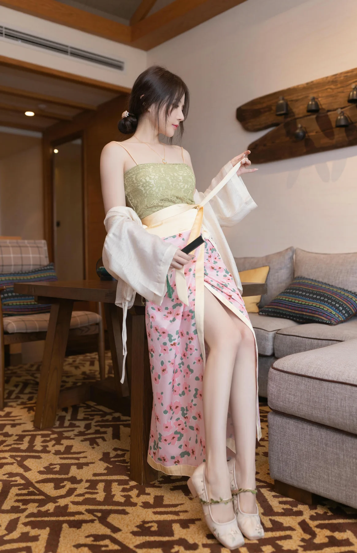 XiuRen 秀人 No.N173 鱼子酱Fish古风服饰美腿 - 38
