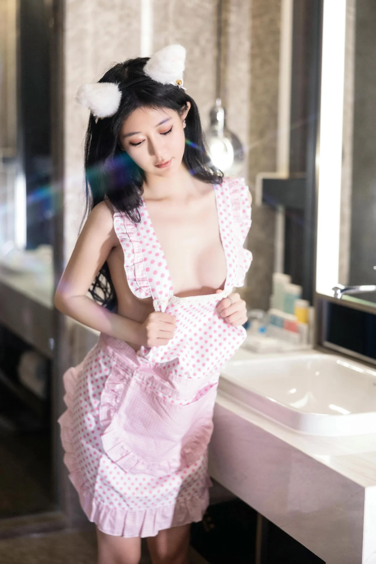 XiuRen 秀人 No.N174 谢小蒽家有女仆爆乳 - 13