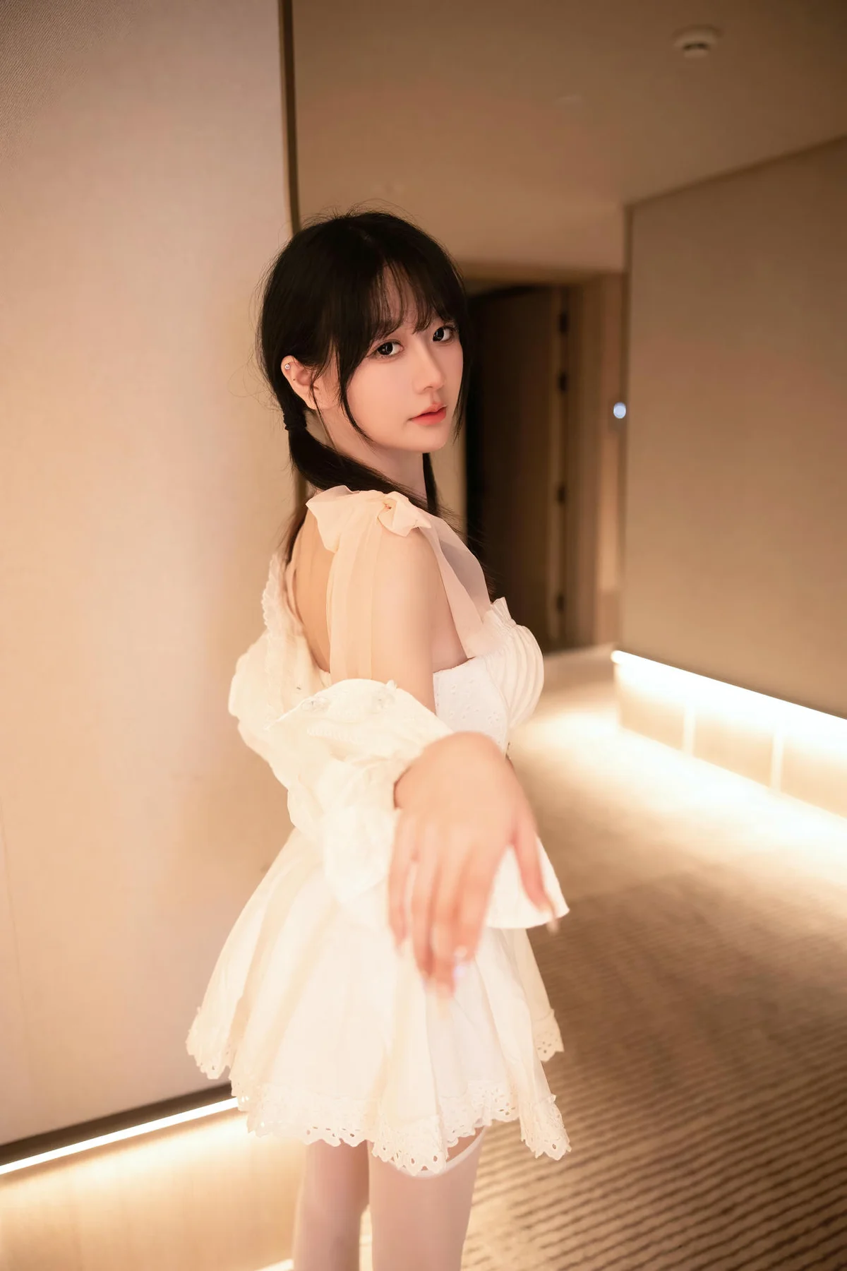 XiuRen 秀人 No.N185 谢小蒽双马尾少女街拍 - 16