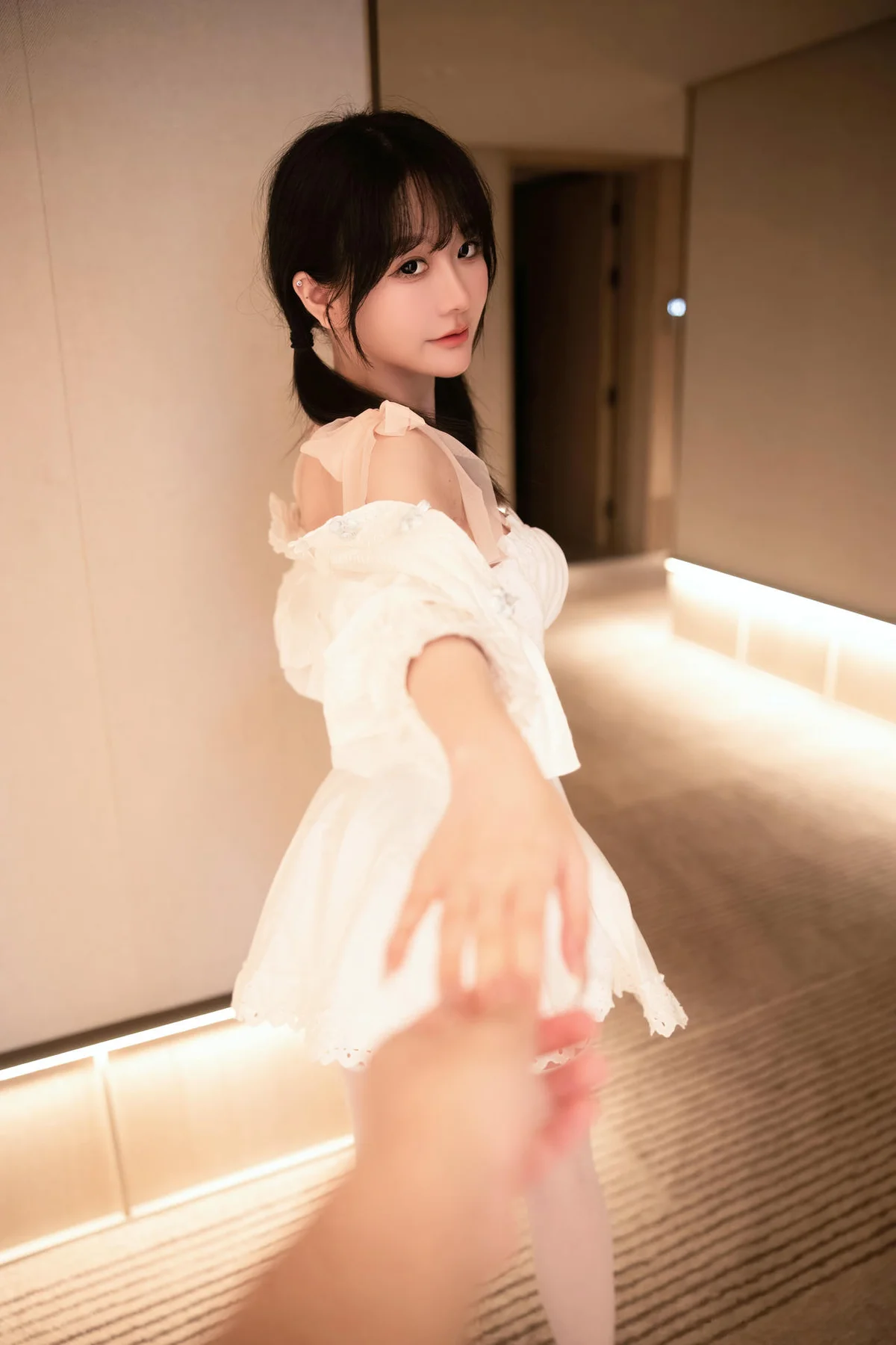XiuRen 秀人 No.N185 谢小蒽双马尾少女街拍 - 17