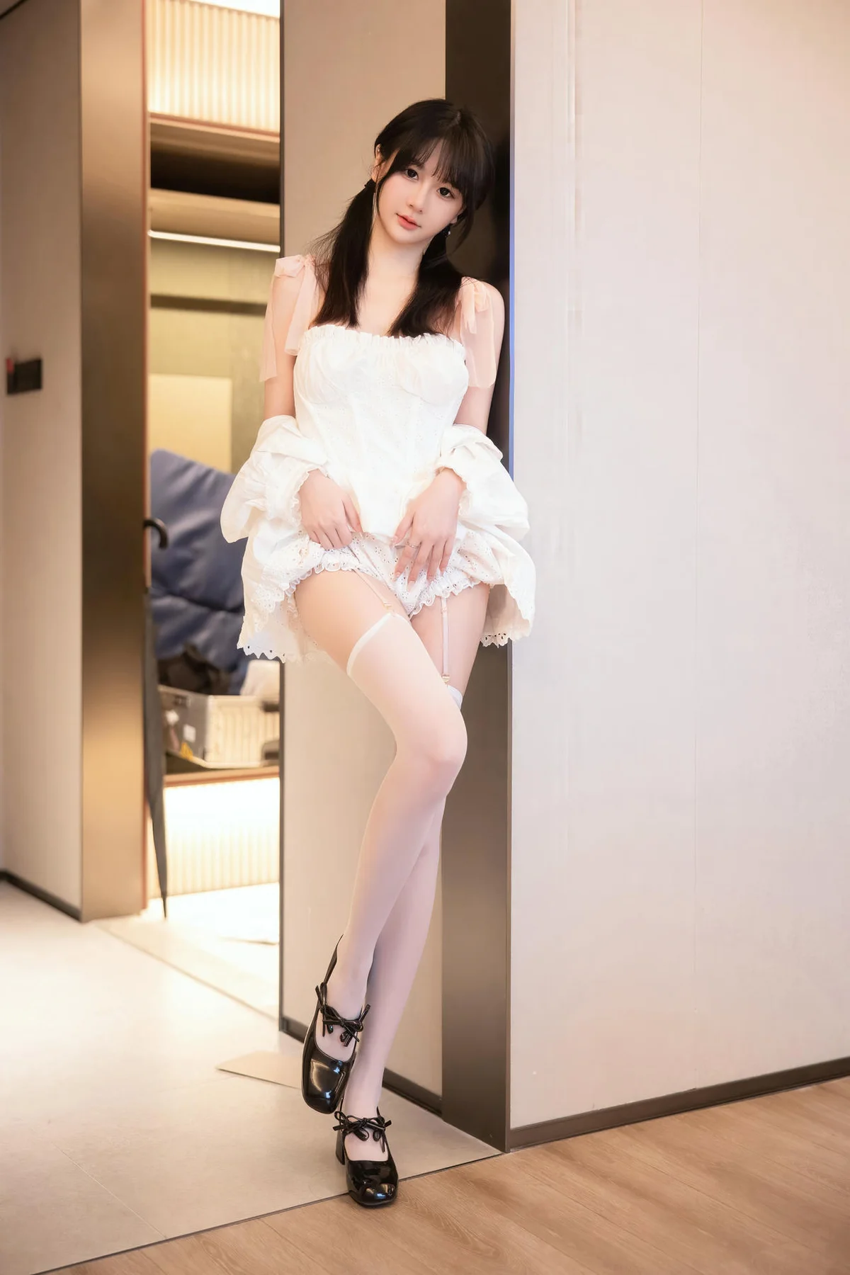 XiuRen 秀人 No.N185 谢小蒽双马尾少女街拍 - 25