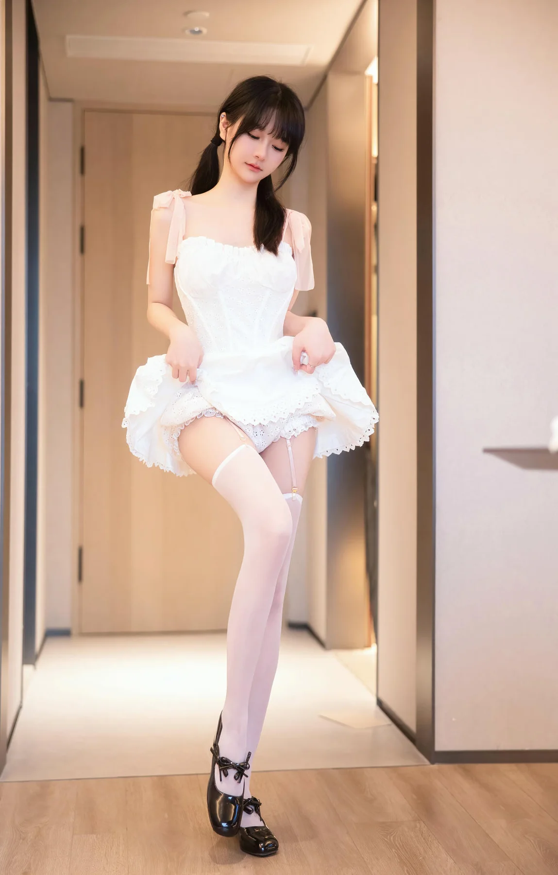 XiuRen 秀人 No.N185 谢小蒽双马尾少女街拍 - 27