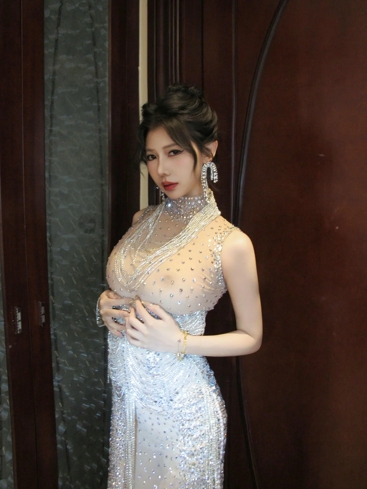 XiuRen 秀人 No.N205 尹甜甜爆乳礼服肥臀 - 54