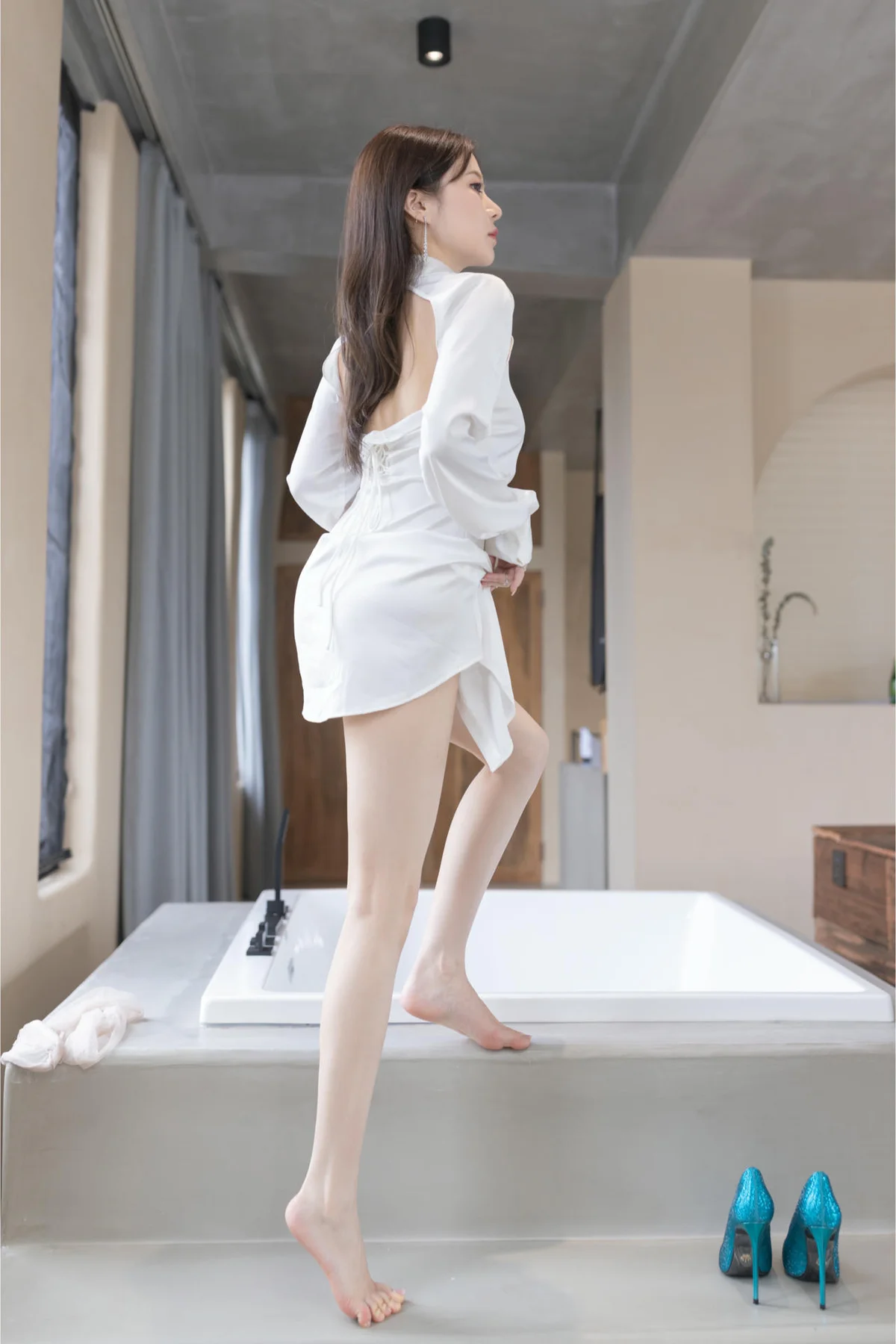 XiuRen 秀人 No.N208 鱼子酱Fish爆乳衬衫玉背 - 103