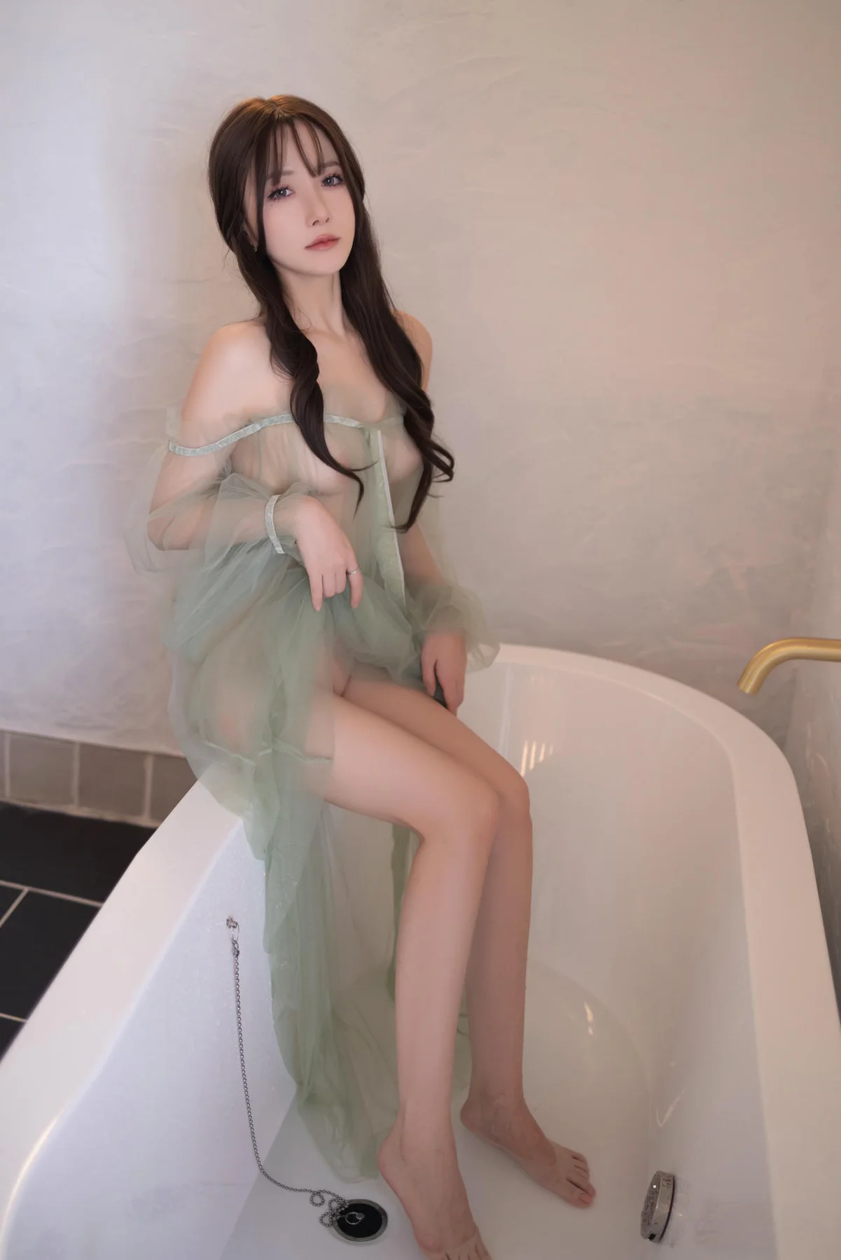 XiuRen 秀人 No.N233 鱼子酱Fish绿色薄纱透视美腿 - 104