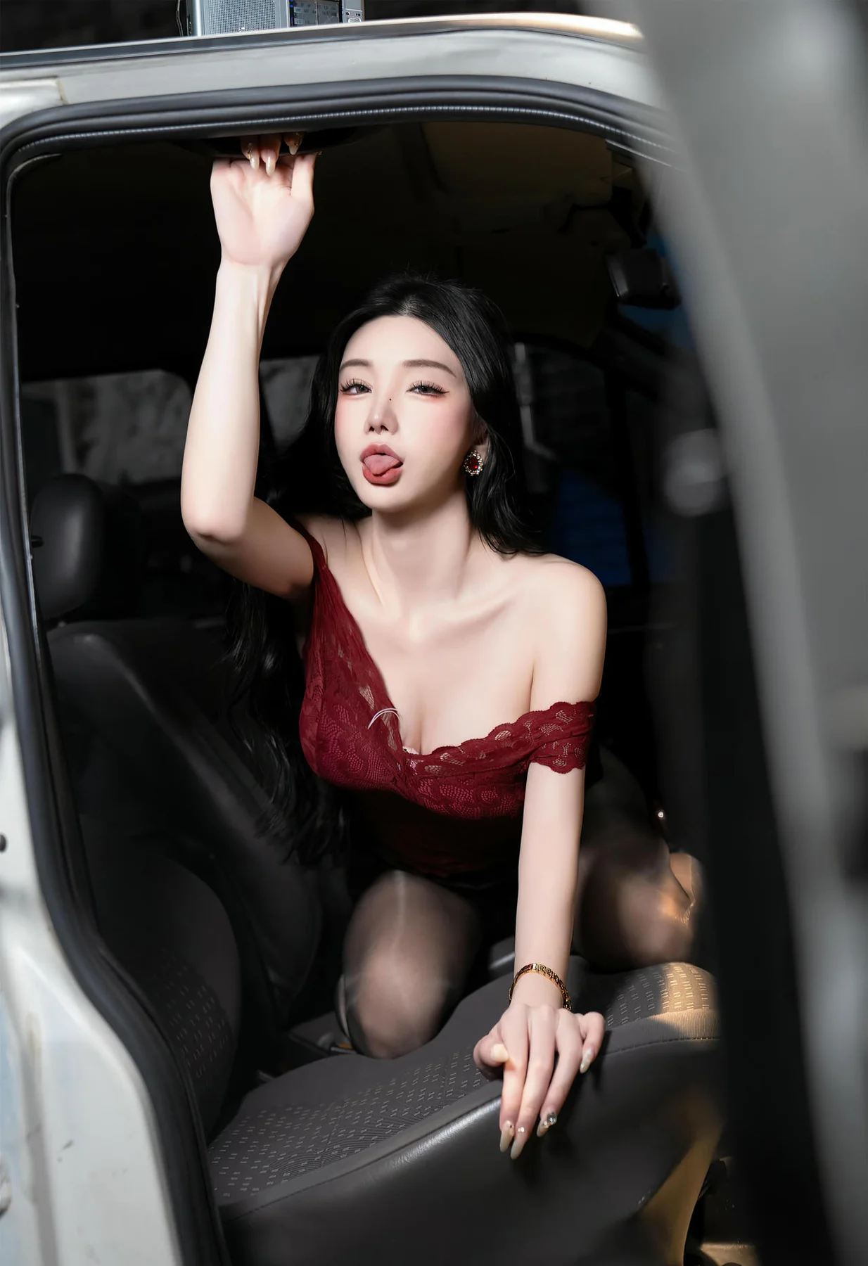 XiuRen 秀人 No.N238 周于希黑丝长腿车模 - 60