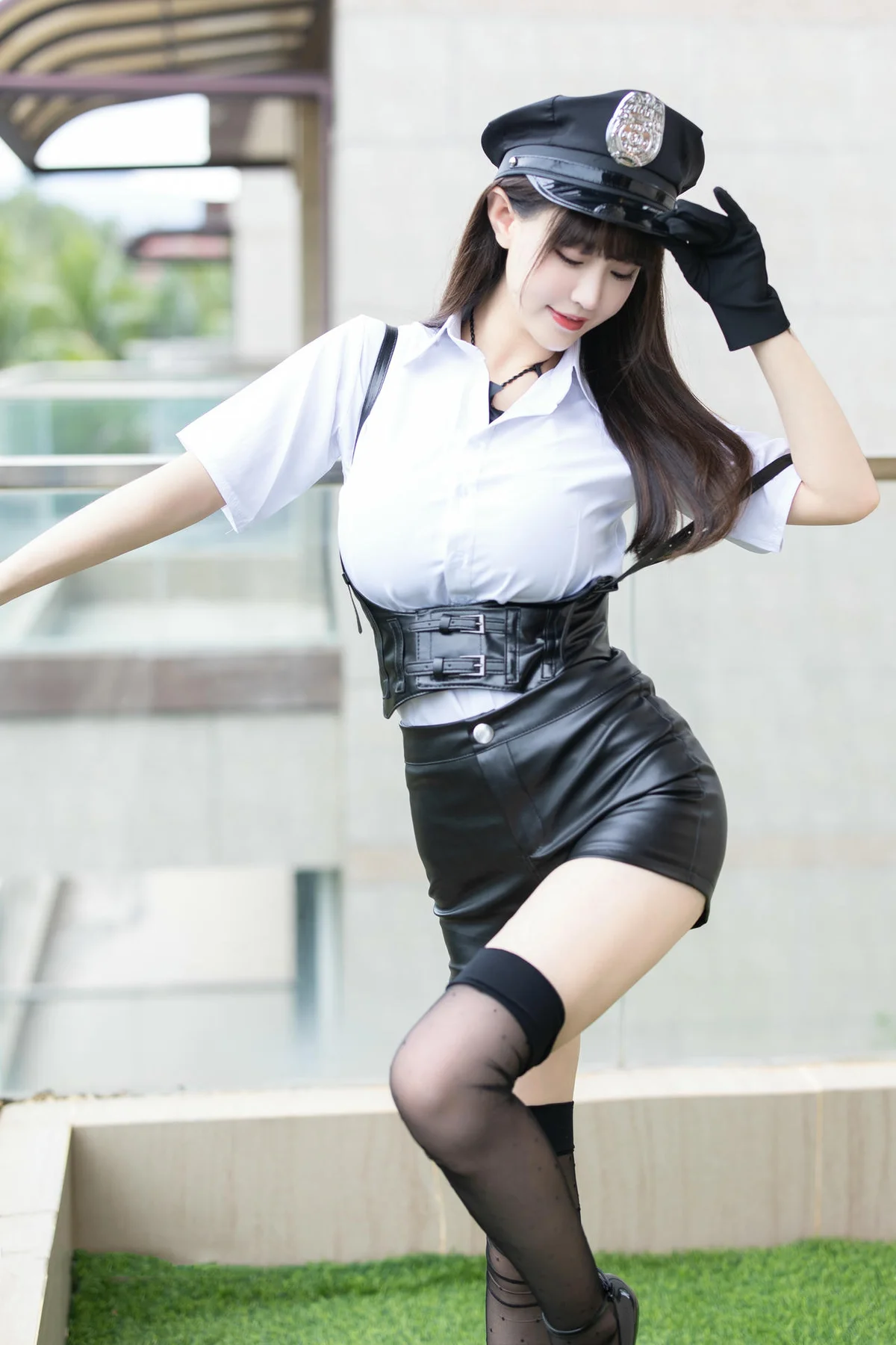 XiuRen 秀人 No.N242 朱可儿皮裤黑丝制服写真 - 19