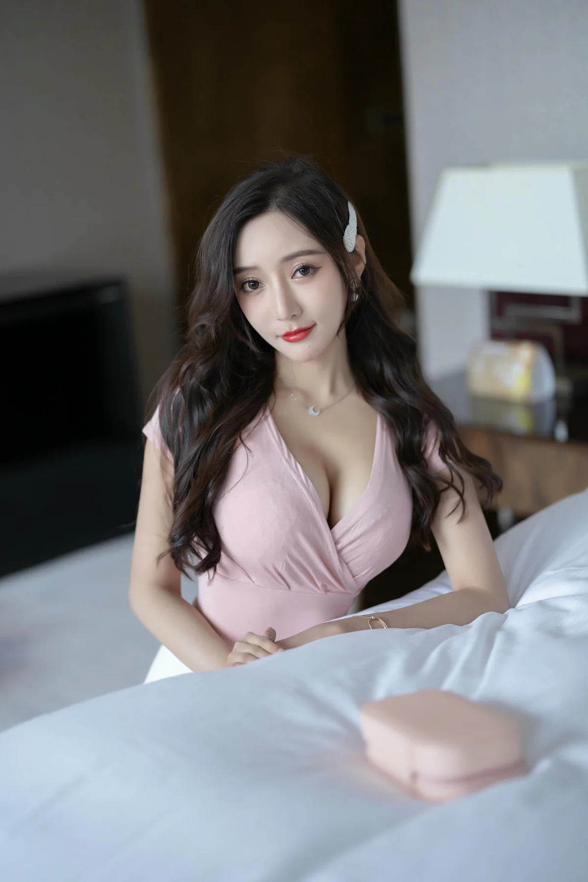 XiuRen 秀人 No.N292 王馨瑶 白色紧身裙翘臀 - 22