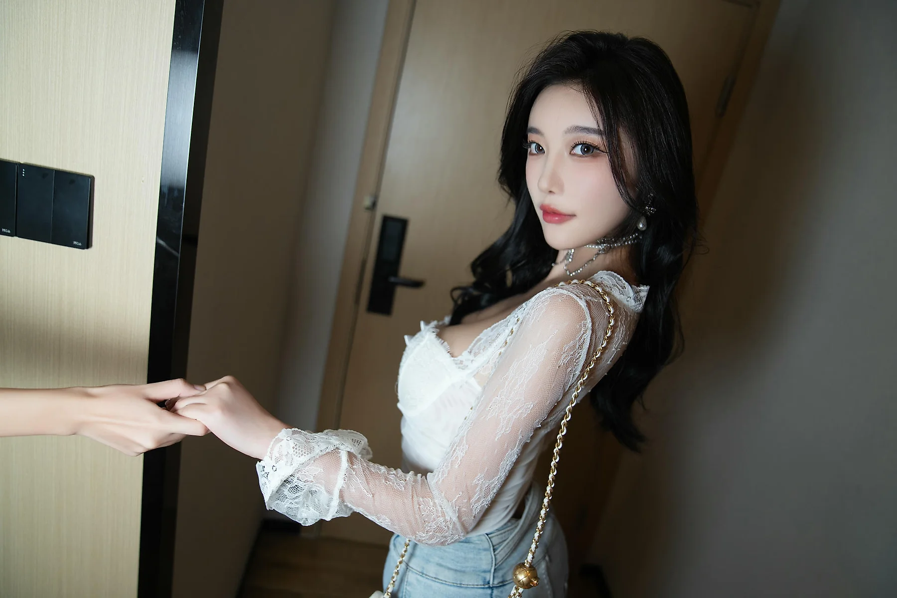 XiuRen 秀人 No.N330 杨晨晨爆乳白丝女神写真 - 38