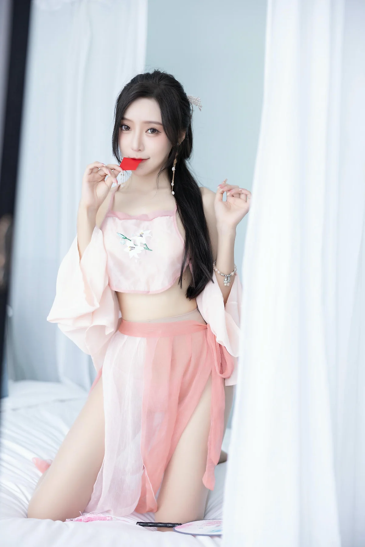 XiuRen 秀人 No.N335 王馨瑶粉色古装写真 - 45