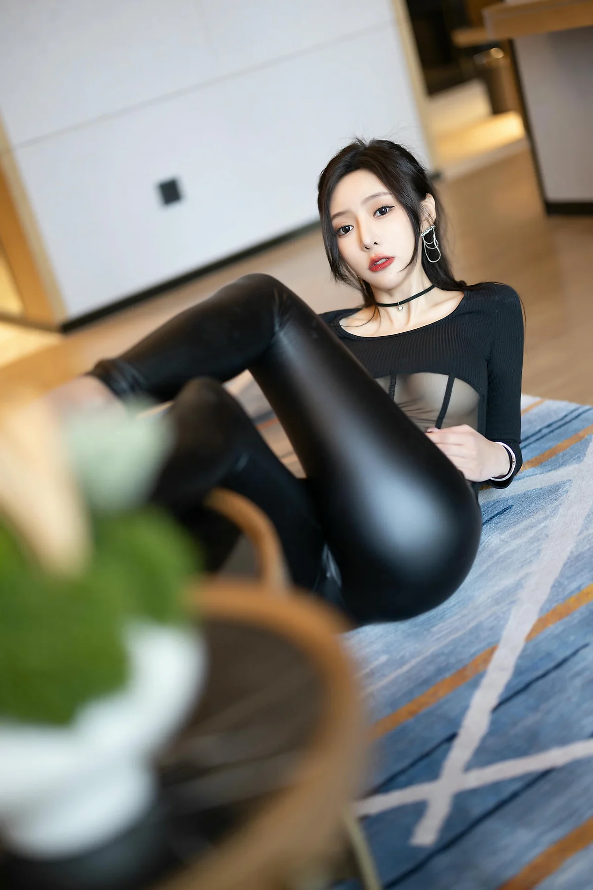 XiuRen 秀人 No.N357 王馨瑶黑色皮裤高跟 - 28