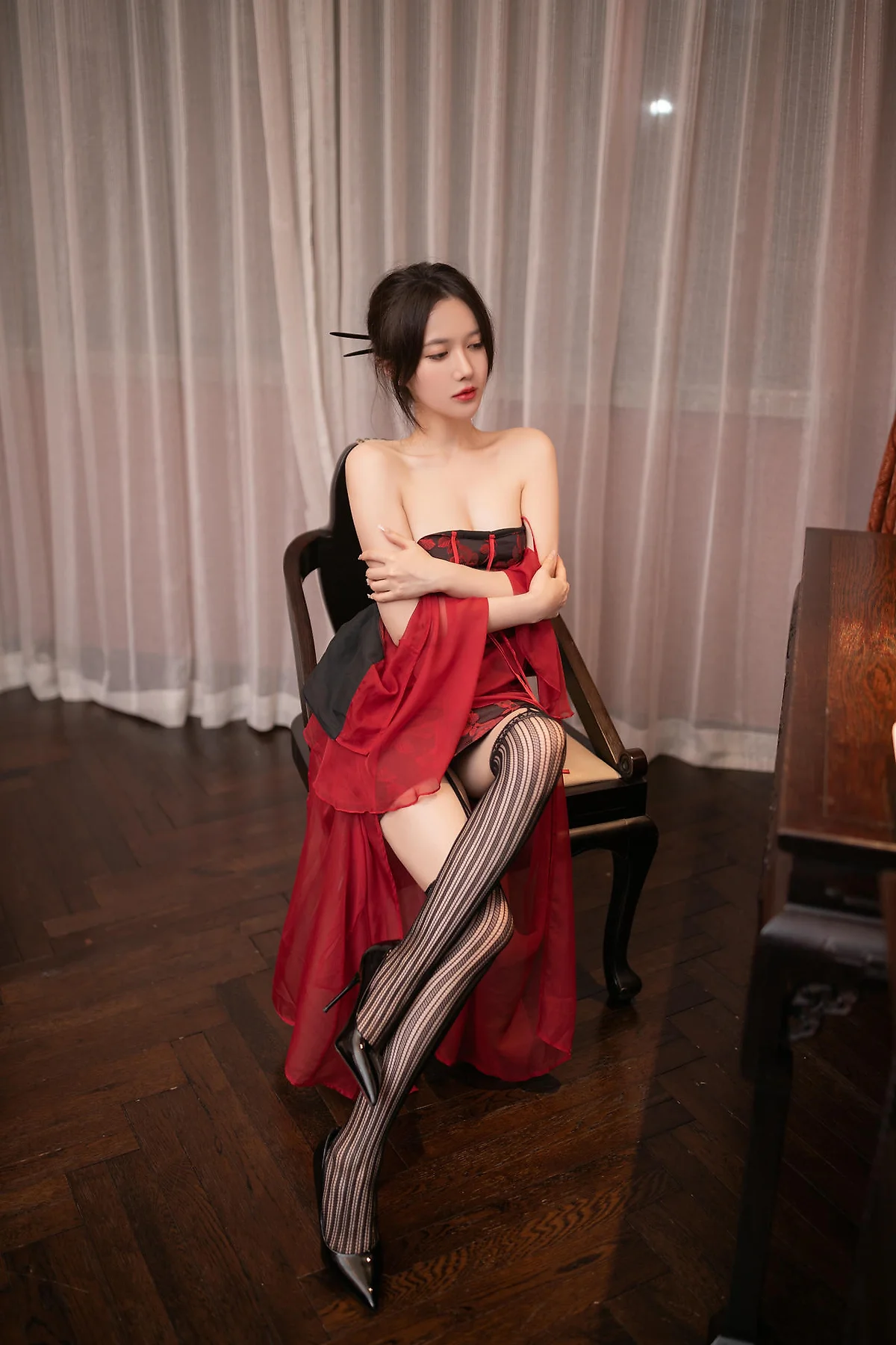XiuRen 秀人 No.N358 鱼子酱Fish古风红色妩媚美女 - 43
