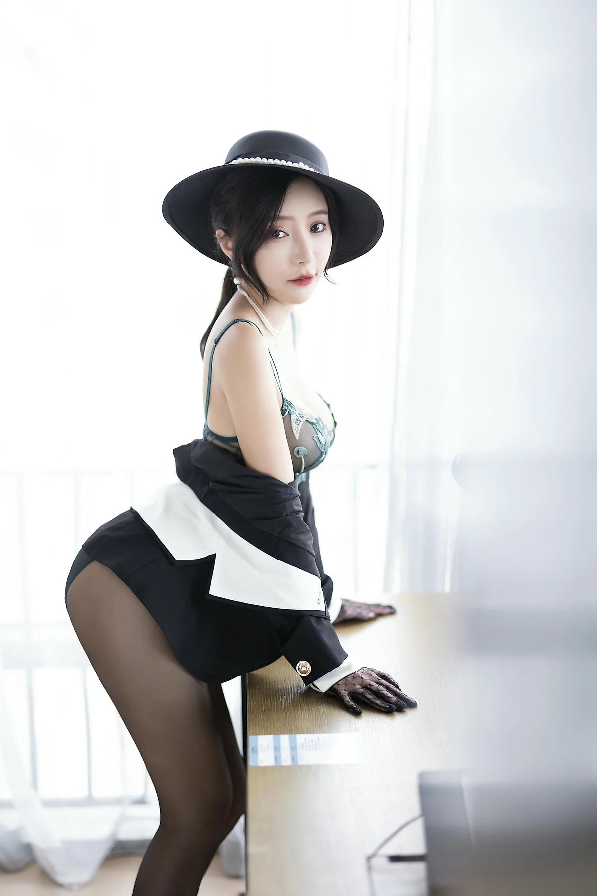 XiuRen 秀人 No.N366 王馨瑶复古黑丝西装ol - 31