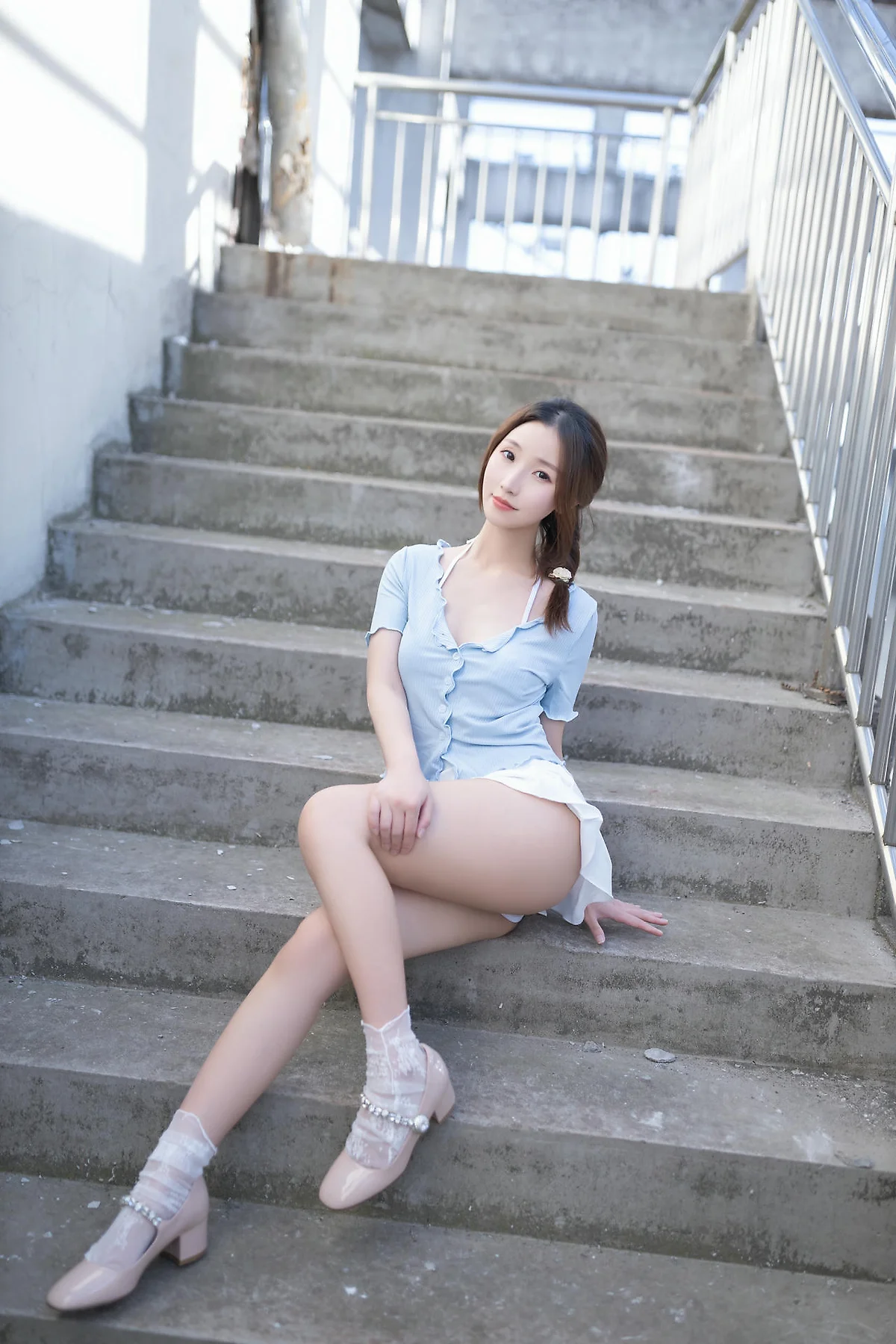 XiuRen 秀人 No.N378 杏子白色短裙天台写真 - 20