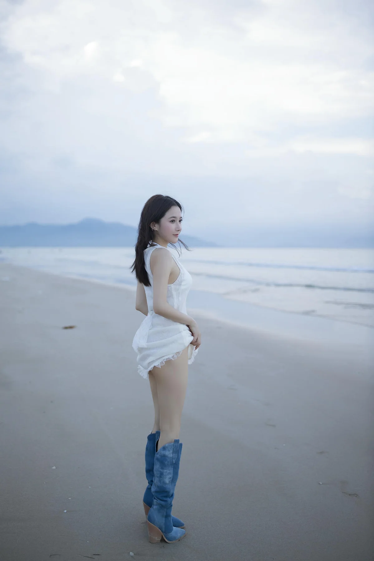 XiuRen 秀人 No.N390 鱼子酱Fish沙滩白色比基尼写真 - 2