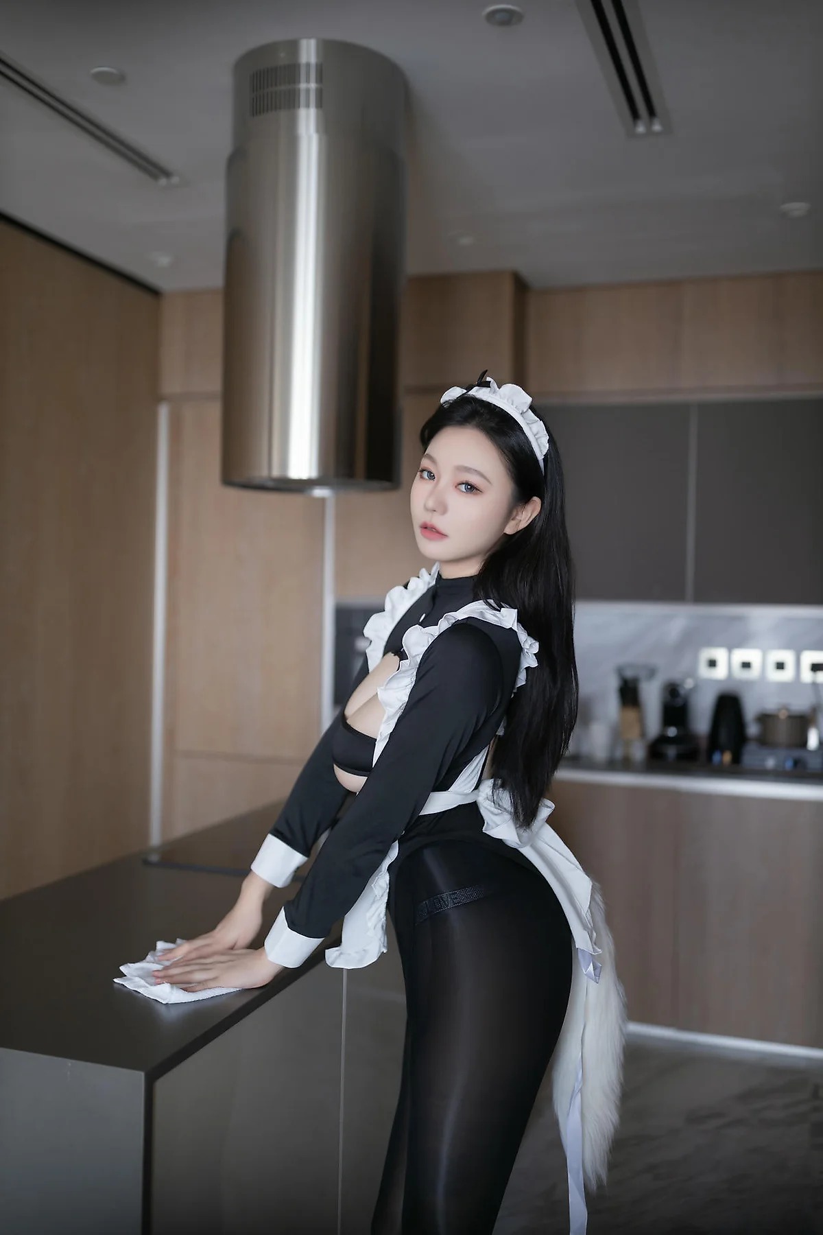 XiuRen 秀人 No.N395 安然anran爆乳诱惑黑丝女仆制服 - 2