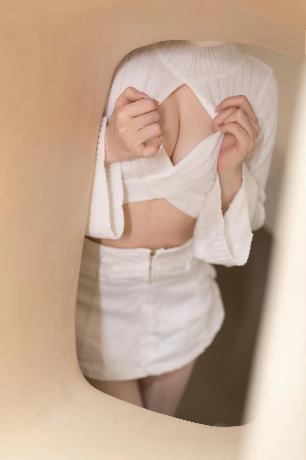 XiuRen 秀人 No.N404 鱼子酱Fish爆乳短裙白丝写真 - 13