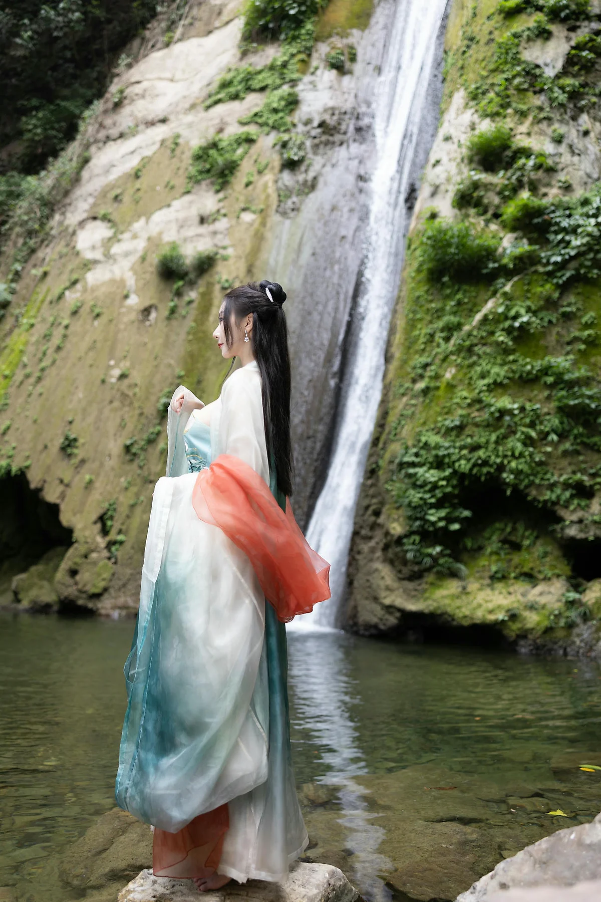 XiuRen 秀人 No.N473 王馨瑶古装瀑布主题写真 - 20