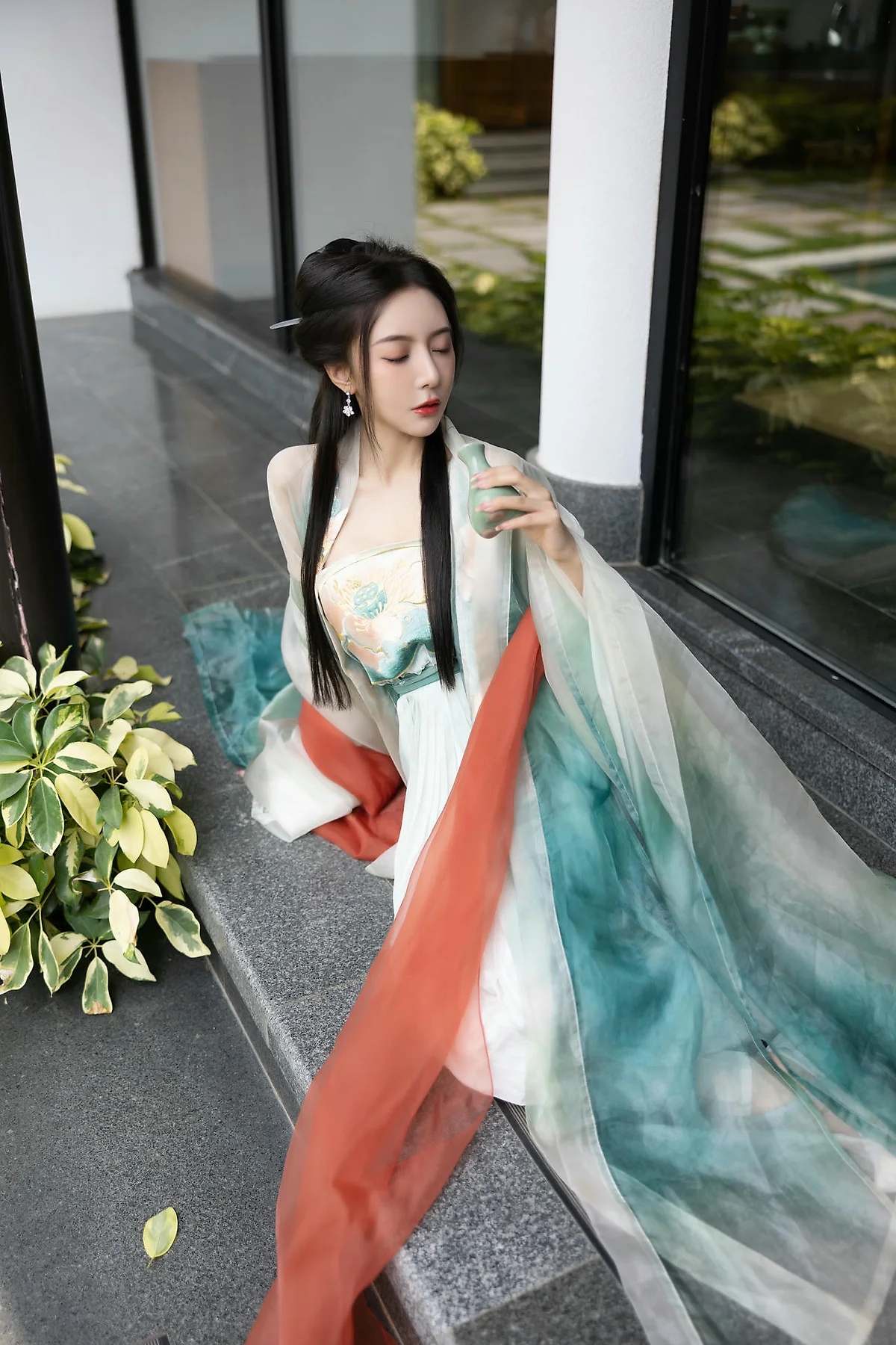 XiuRen 秀人 No.N473 王馨瑶古装瀑布主题写真 - 25