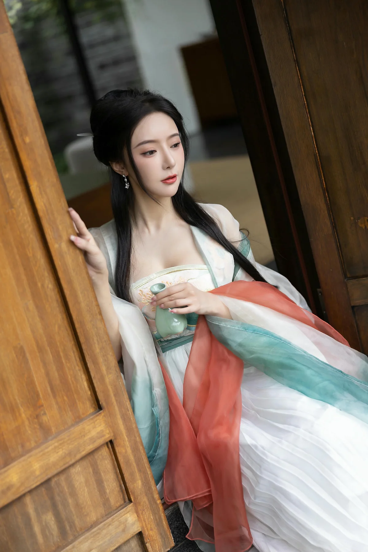 XiuRen 秀人 No.N473 王馨瑶古装瀑布主题写真 - 33