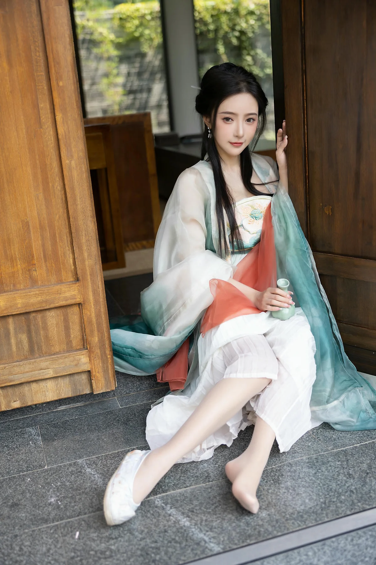 XiuRen 秀人 No.N473 王馨瑶古装瀑布主题写真 - 38