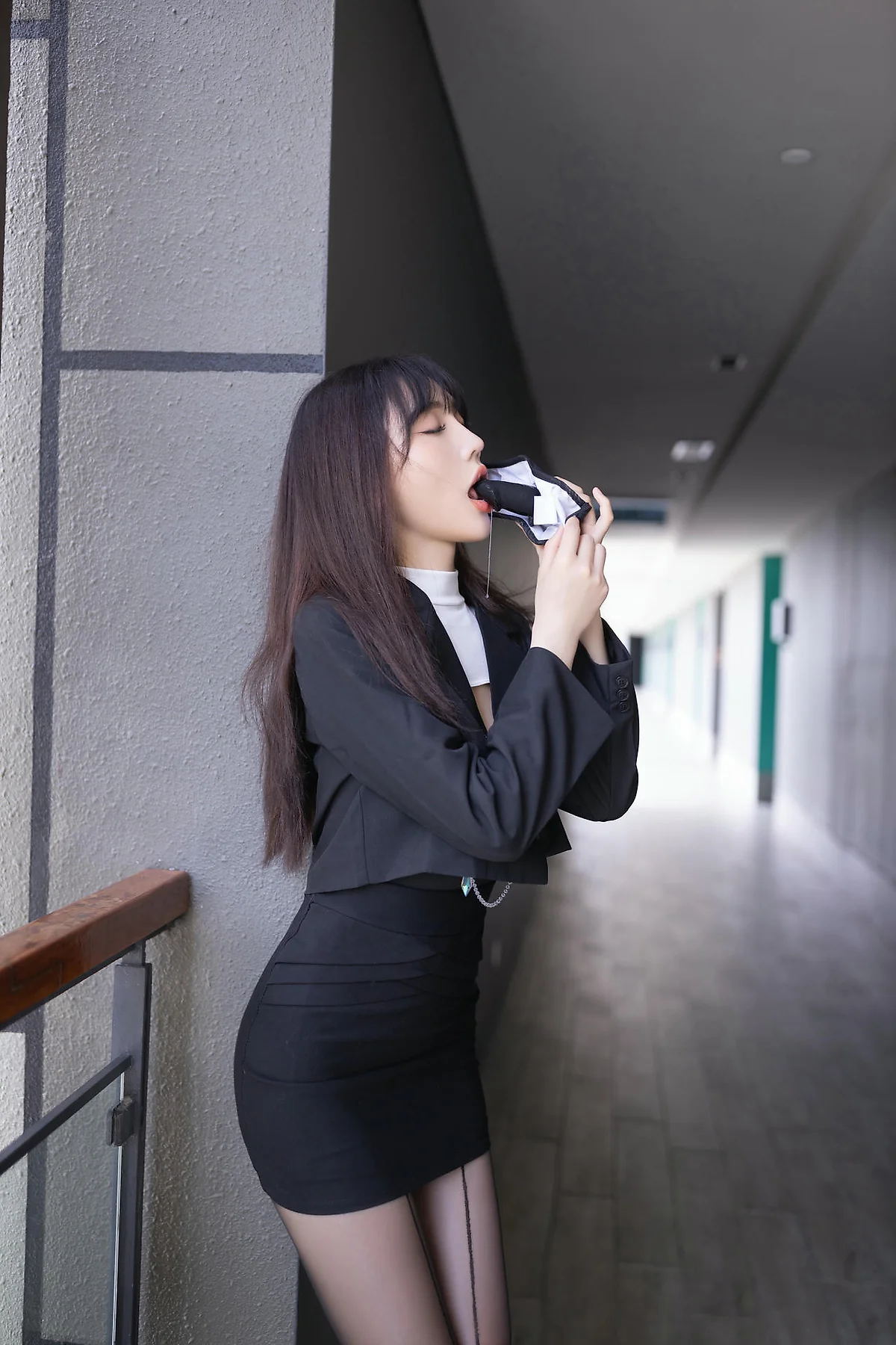 XiuRen 秀人 No.N478 陆萱萱黑丝吊袜乳贴爆乳 - 1