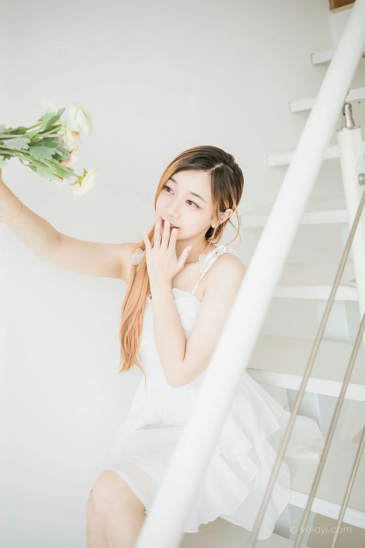 YALAYI 雅拉伊 Vol.947  夜夜 白衣丽人 - 40