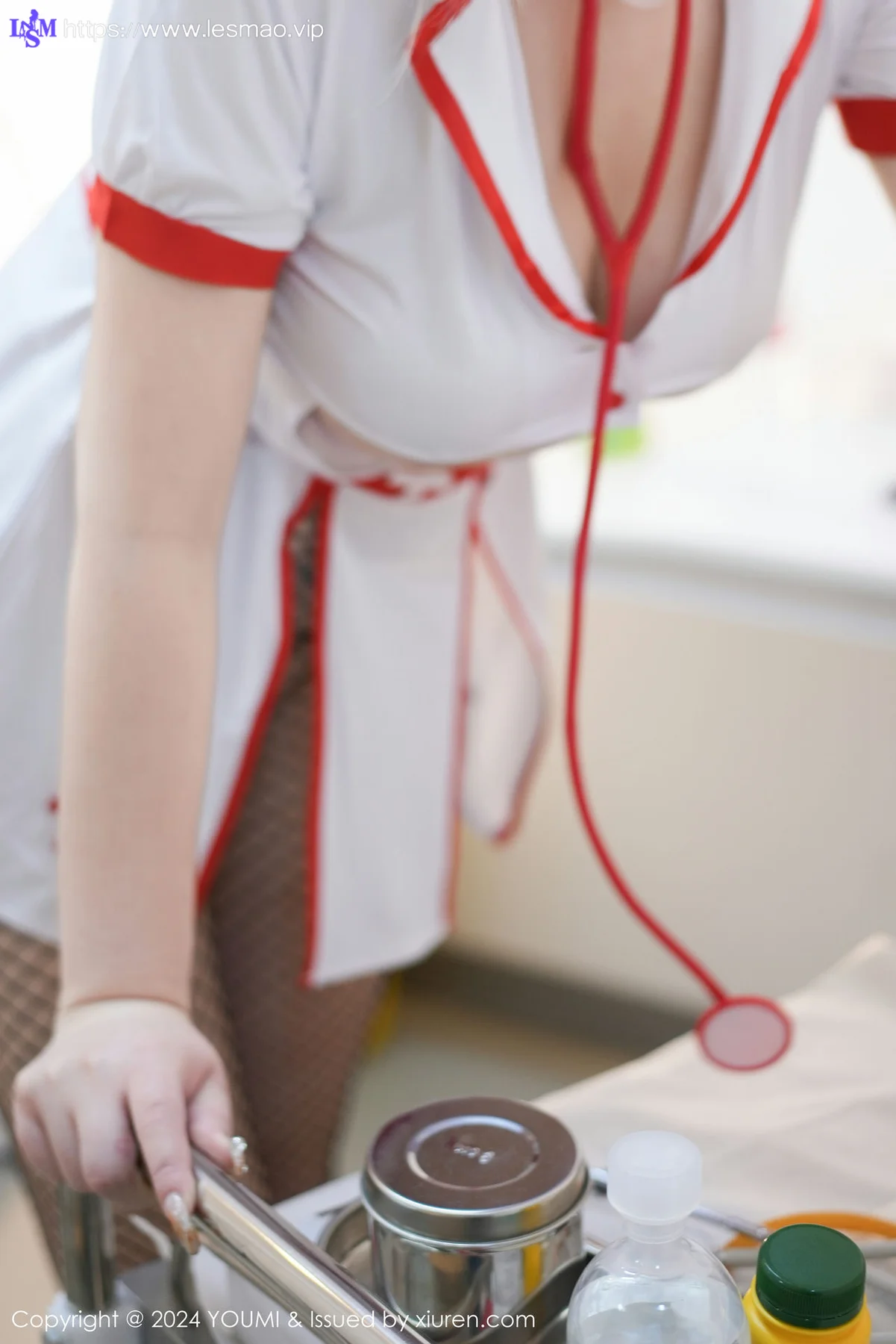 YOUMI 尤蜜荟 Vol.1021 妲己_Toxic 白色情趣护士性感写真33 - 4