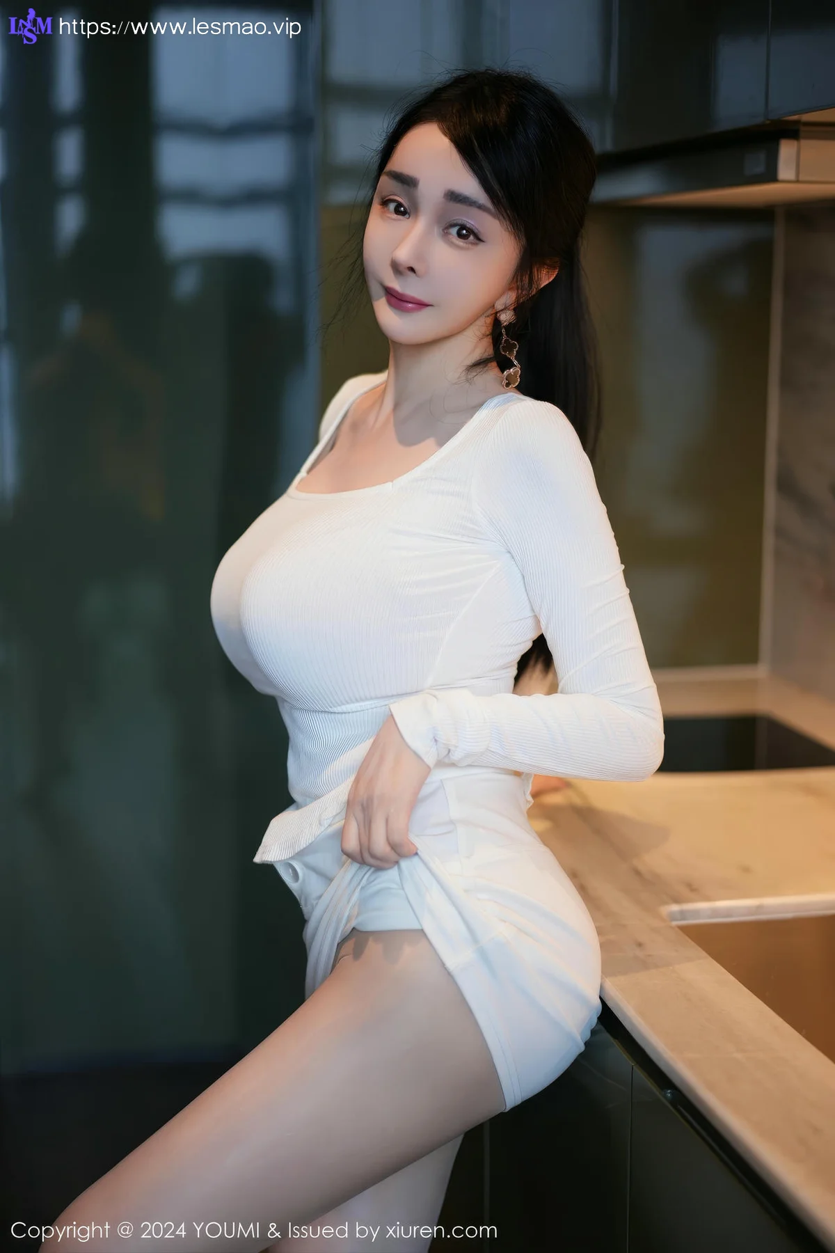 YOUMI 尤蜜荟 Vol.1107 允爾 巨乳美腿肉丝 - 15