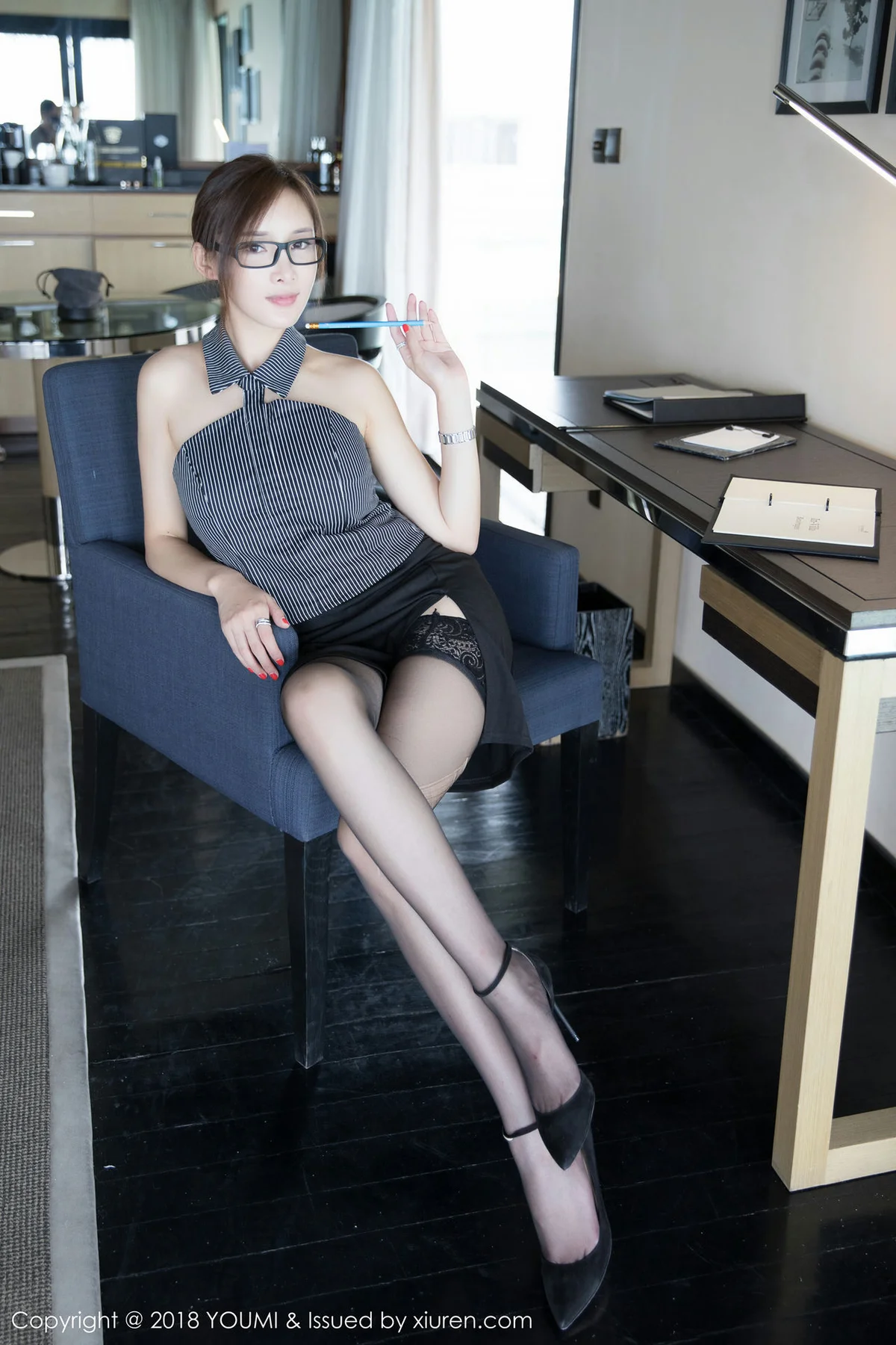 YOUMI 尤蜜荟 Vol.217 奶瓶土肥圆黑丝秘书 - 26