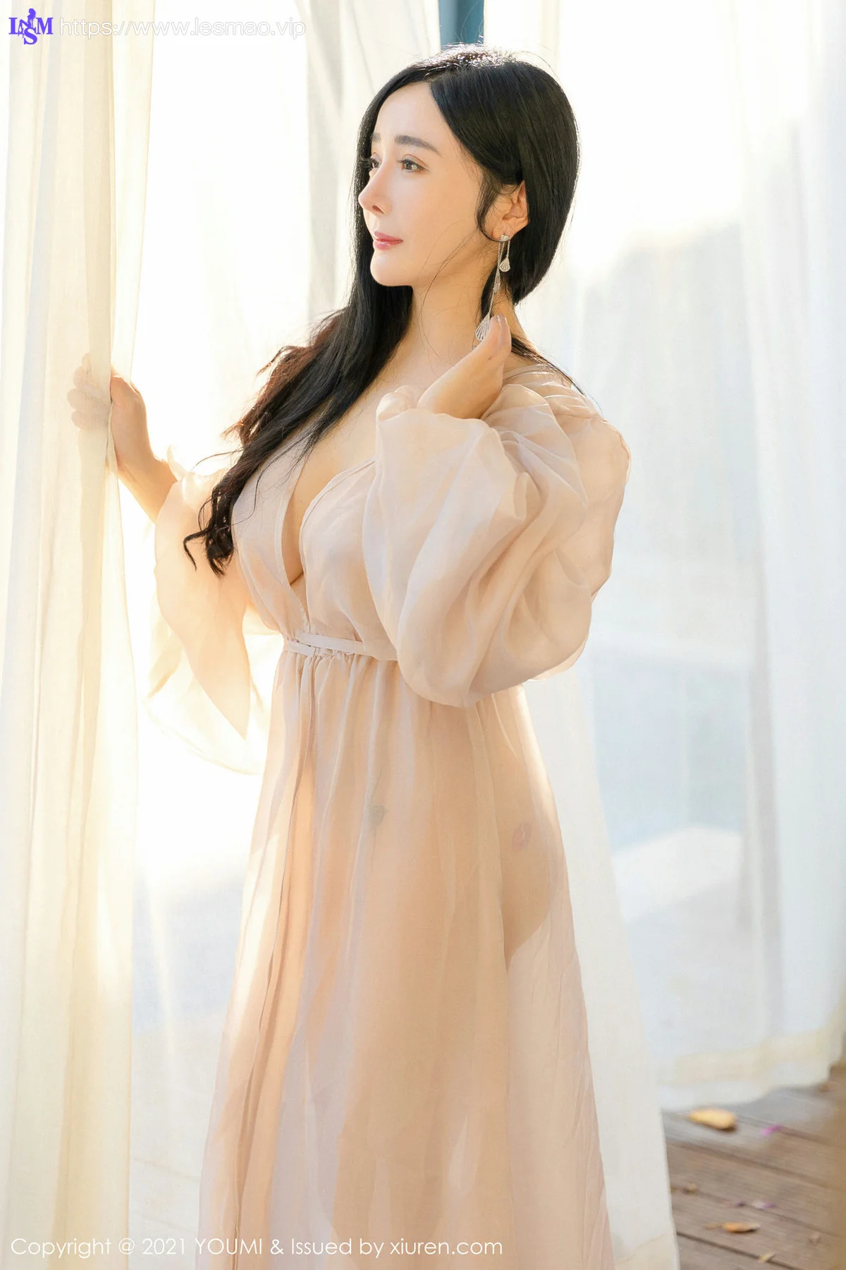 YOUMI 尤蜜荟 Vol.631 轻薄通透长裙 允爾 爆乳美胸三亚旅拍 - 17