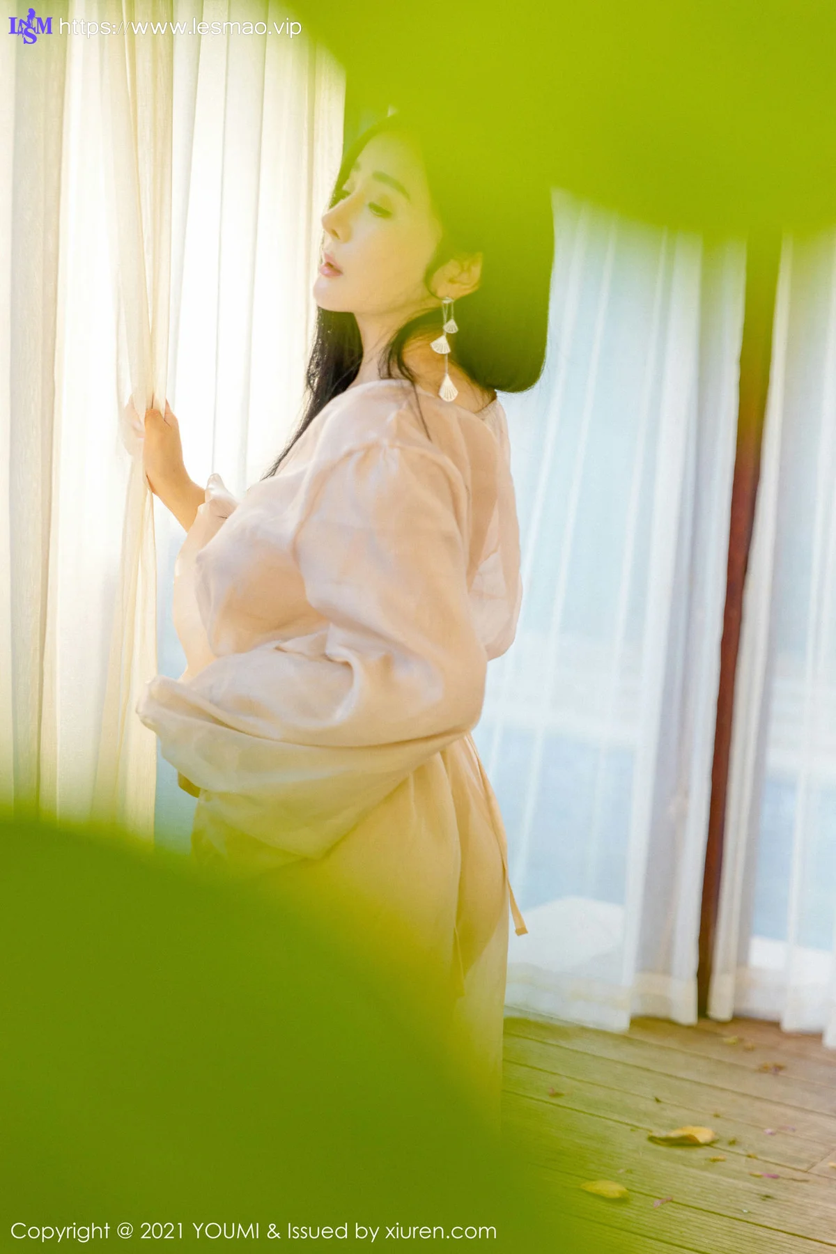 YOUMI 尤蜜荟 Vol.631 轻薄通透长裙 允爾 爆乳美胸三亚旅拍 - 19