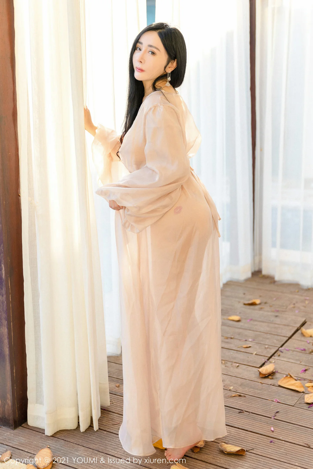 YOUMI 尤蜜荟 Vol.631 轻薄通透长裙 允爾 爆乳美胸三亚旅拍 - 21
