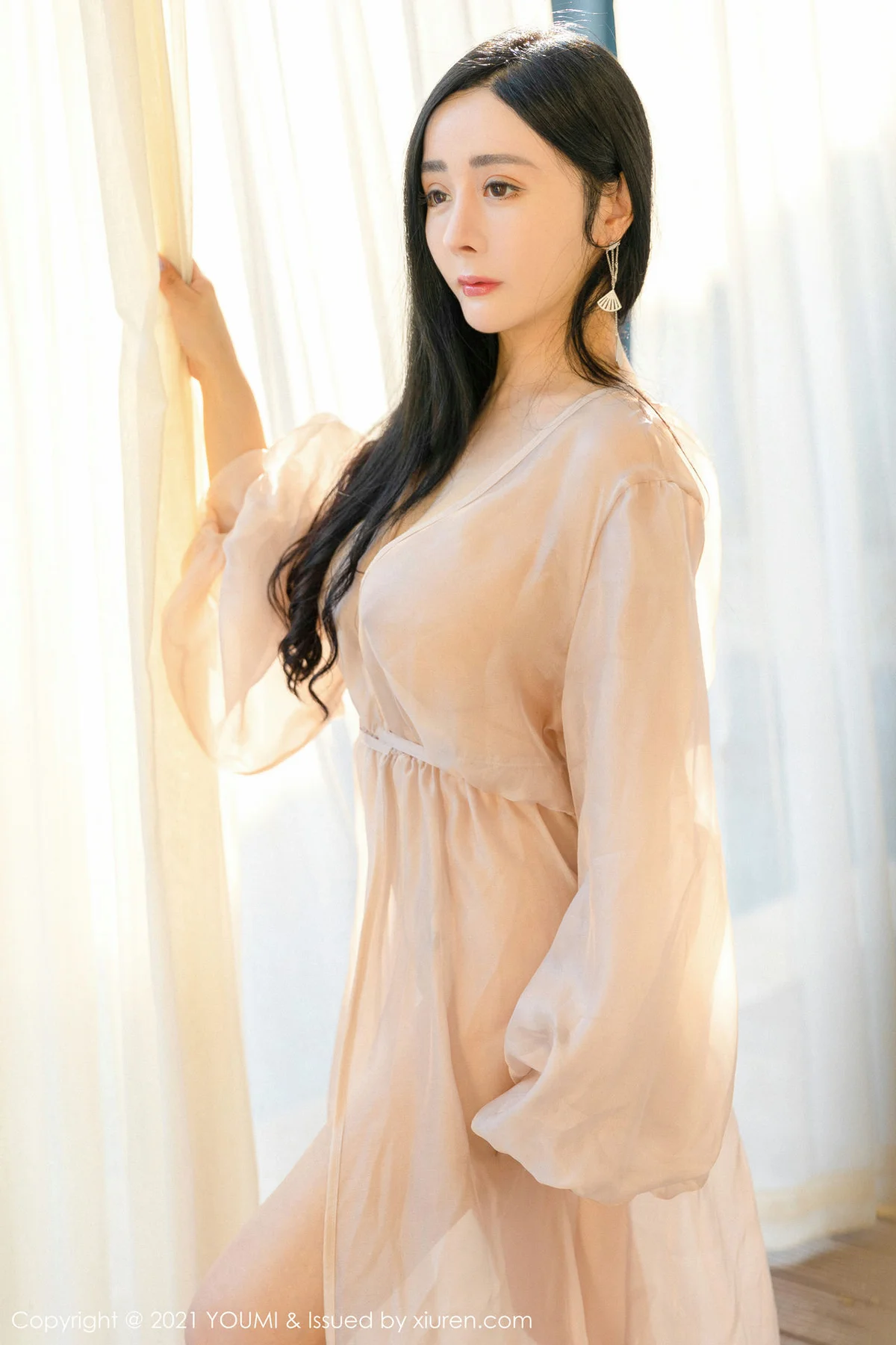 YOUMI 尤蜜荟 Vol.631 轻薄通透长裙 允爾 爆乳美胸三亚旅拍 - 26