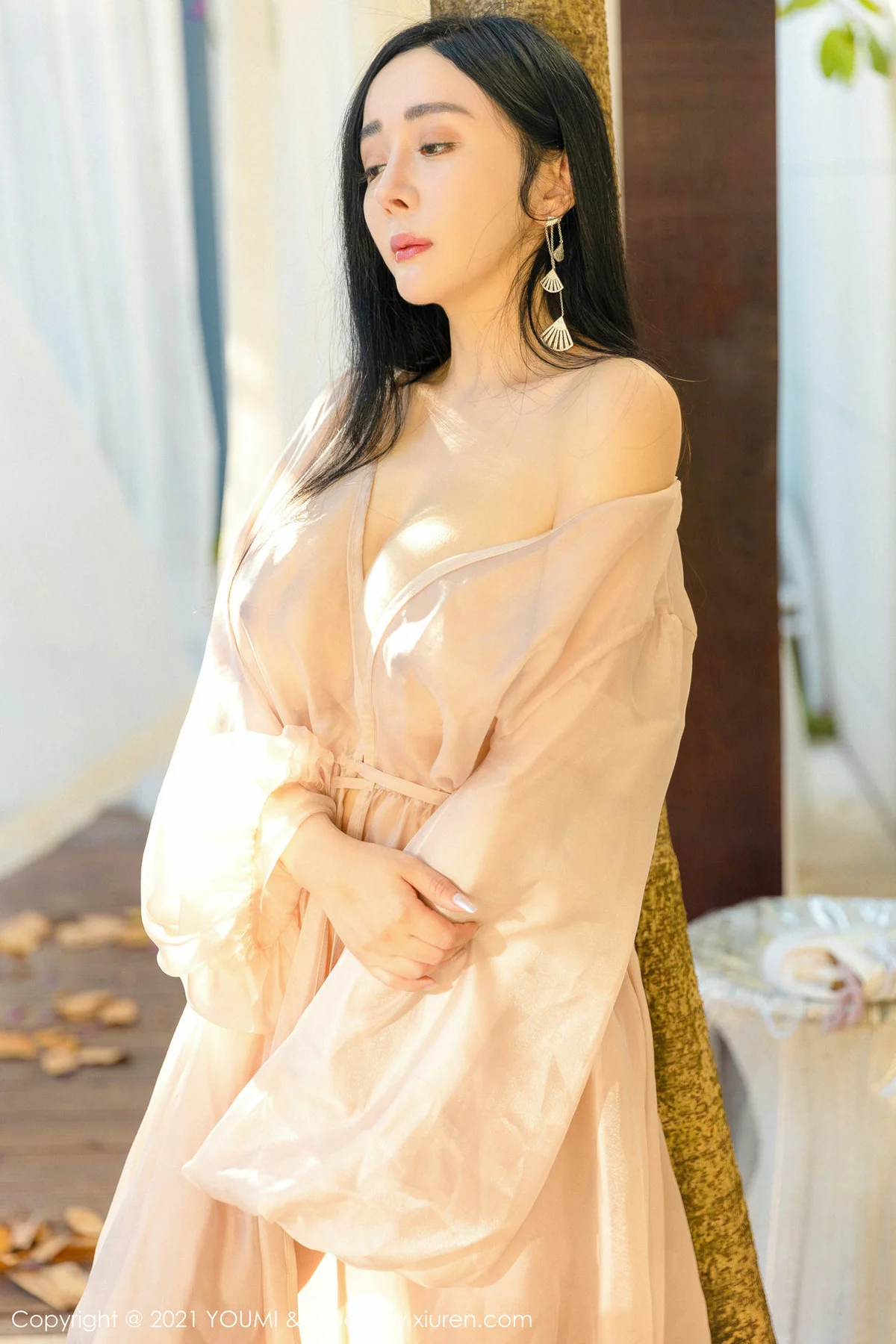 YOUMI 尤蜜荟 Vol.631 轻薄通透长裙 允爾 爆乳美胸三亚旅拍 - 43