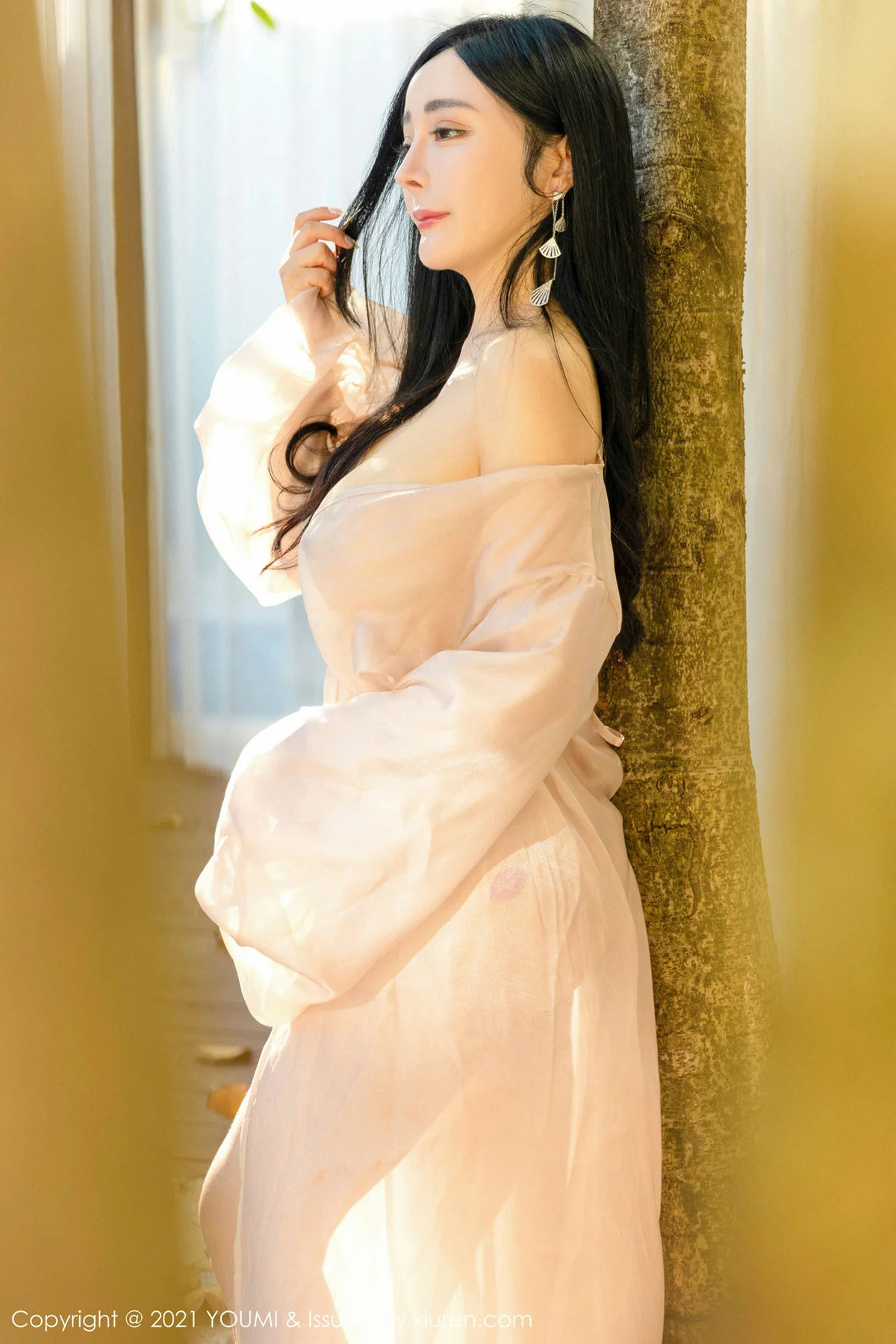 YOUMI 尤蜜荟 Vol.631 轻薄通透长裙 允爾 爆乳美胸三亚旅拍 - 45