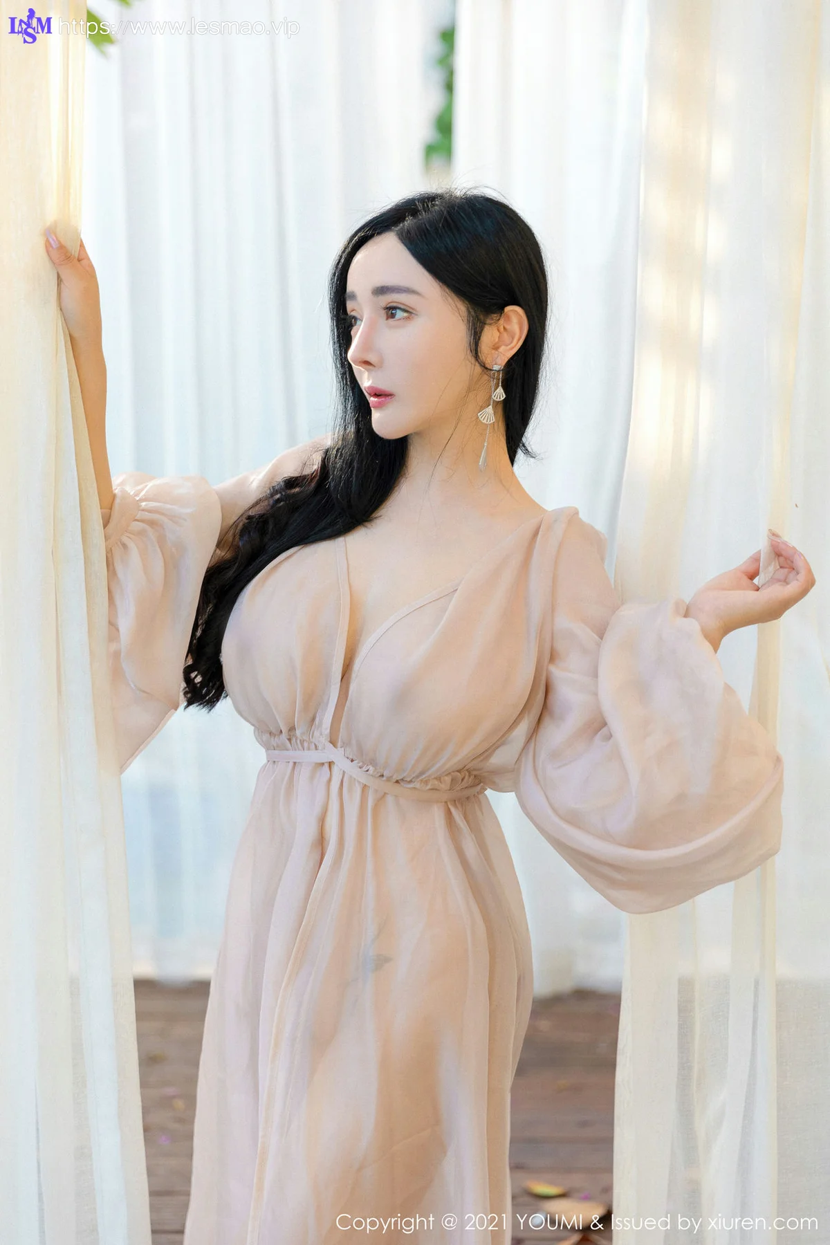 YOUMI 尤蜜荟 Vol.631 轻薄通透长裙 允爾 爆乳美胸三亚旅拍 - 72
