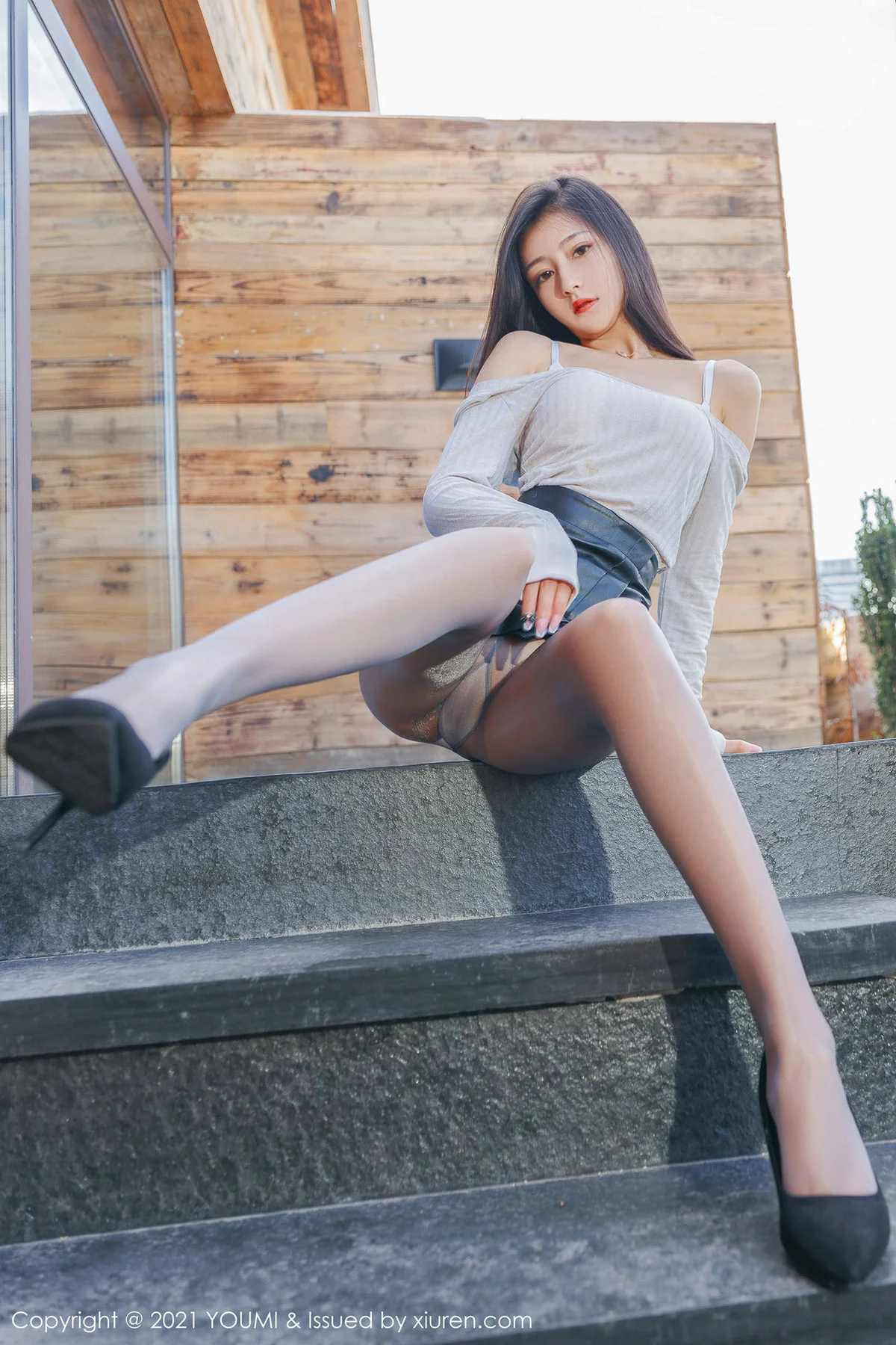 YOUMI 尤蜜荟 Vol.656  新人妹子娇嫩鲜艳 熊小诺 性感写真11 - 32