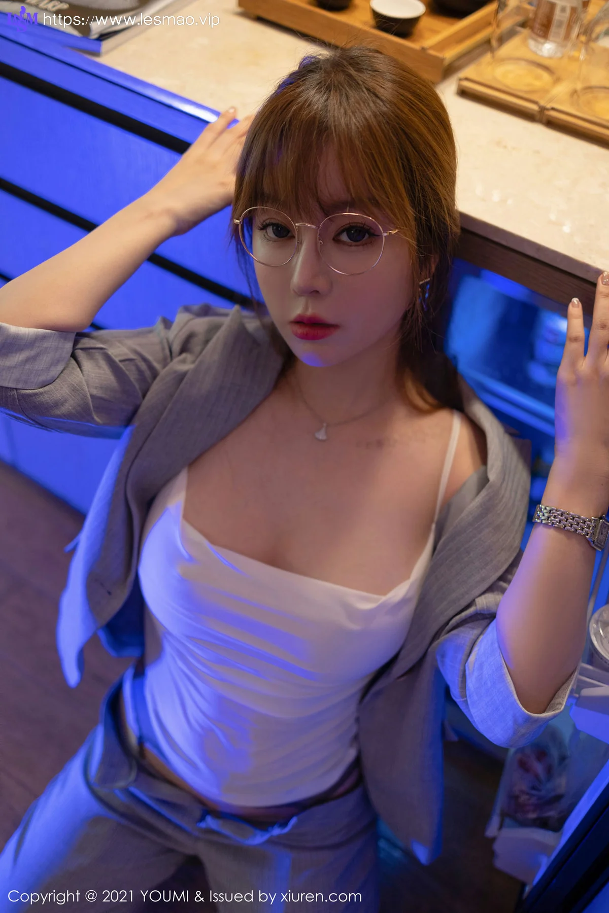 YOUMI 尤蜜荟 Vol.687 熟女职场OL 王雨纯 阳朔旅拍1 - 24