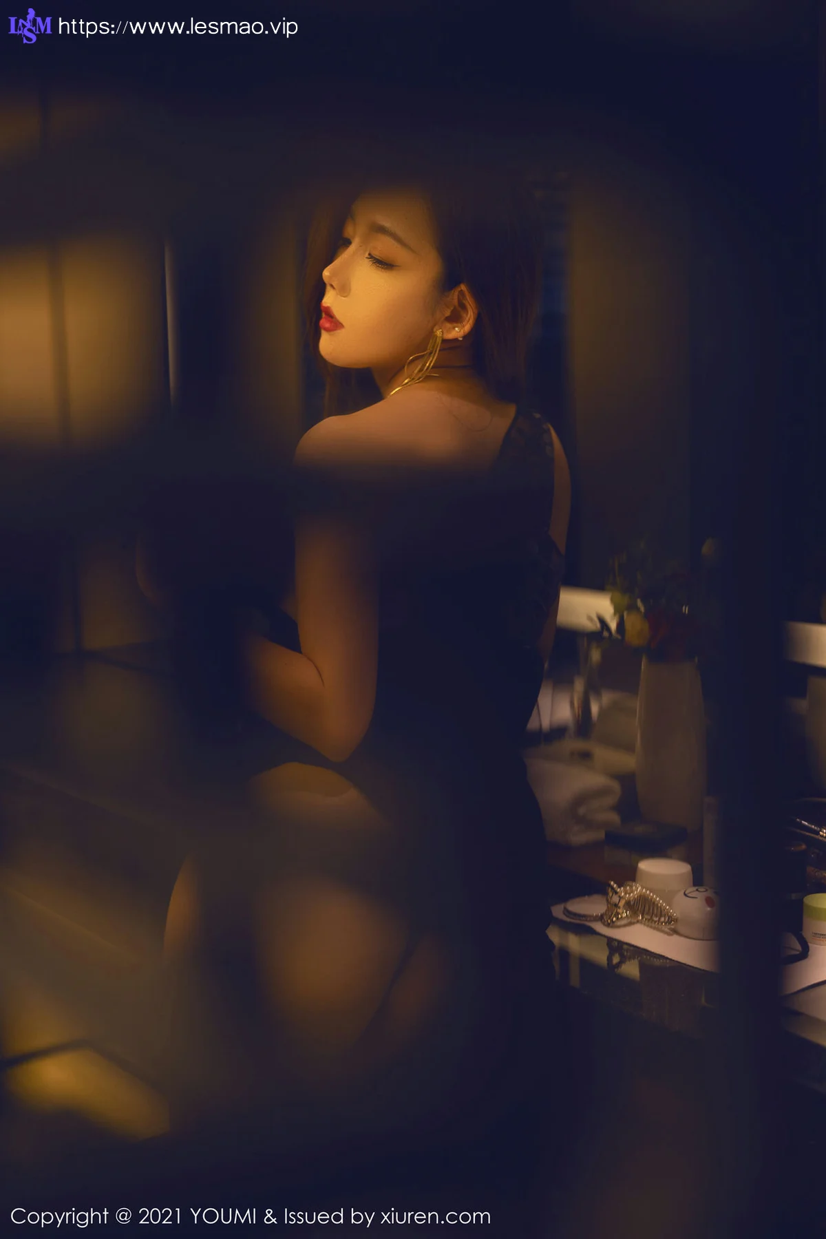 YOUMI 尤蜜荟 Vol.710 黑色礼裙 艾静香 成都旅拍 - 16