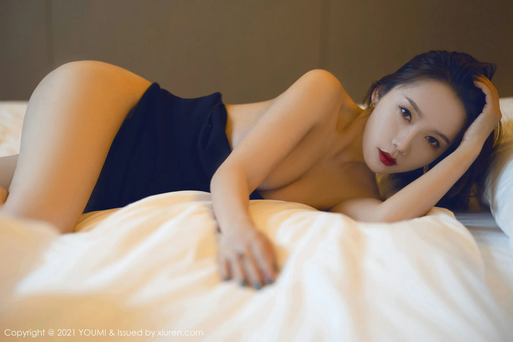 YOUMI 尤蜜荟 Vol.710 黑色礼裙 艾静香 成都旅拍 - 45