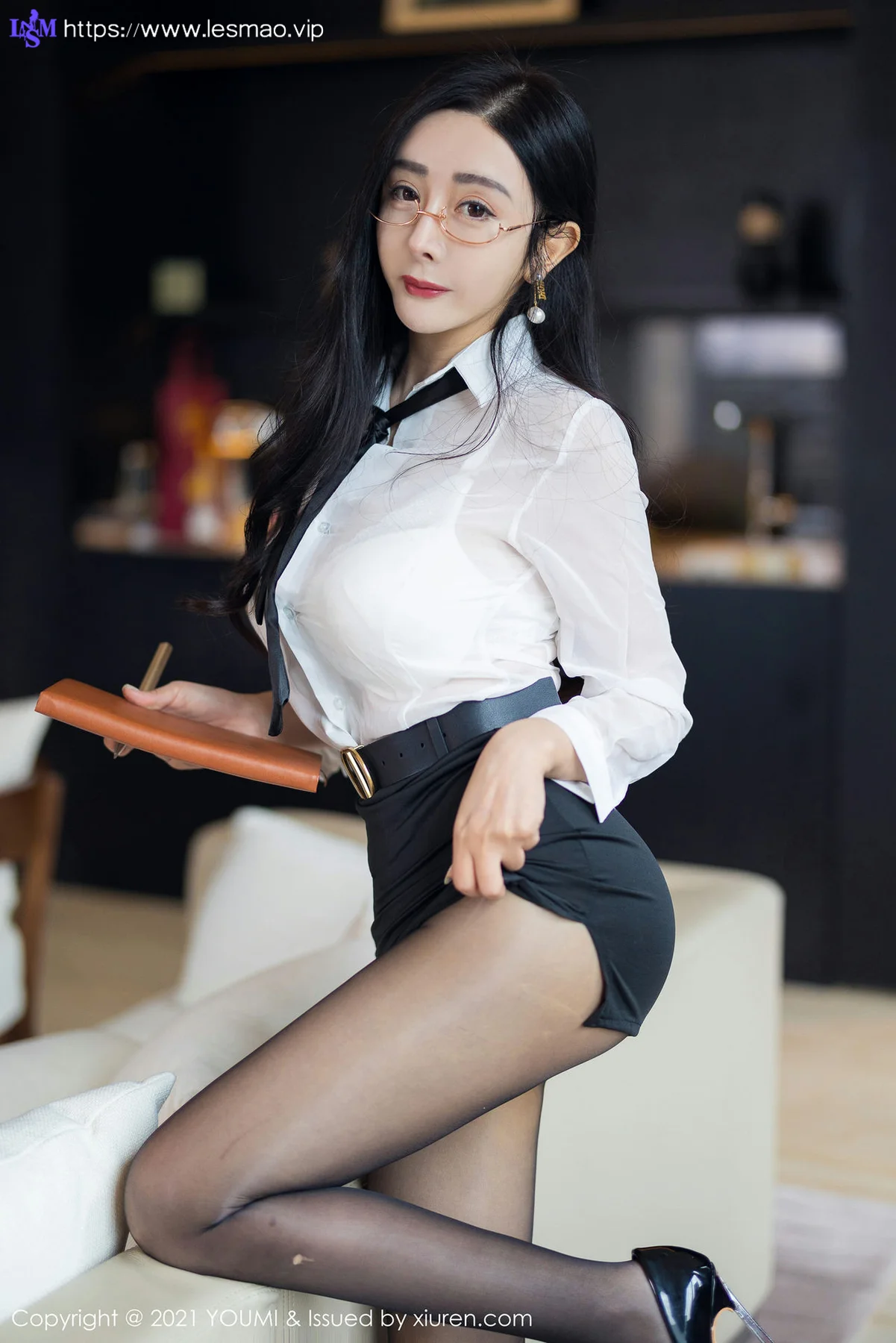 YOUMI 尤蜜荟 Vol.723 丰腴身姿 允爾 巨乳制服2 - 25