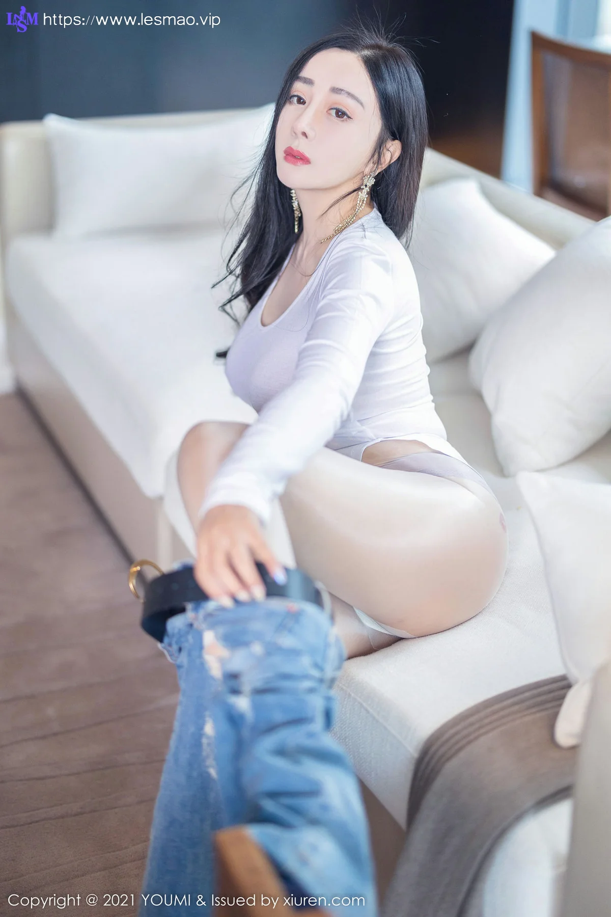 YOUMI 尤蜜荟 Vol.726 巨乳婀娜丰腴 允爾 写真发布33 - 24