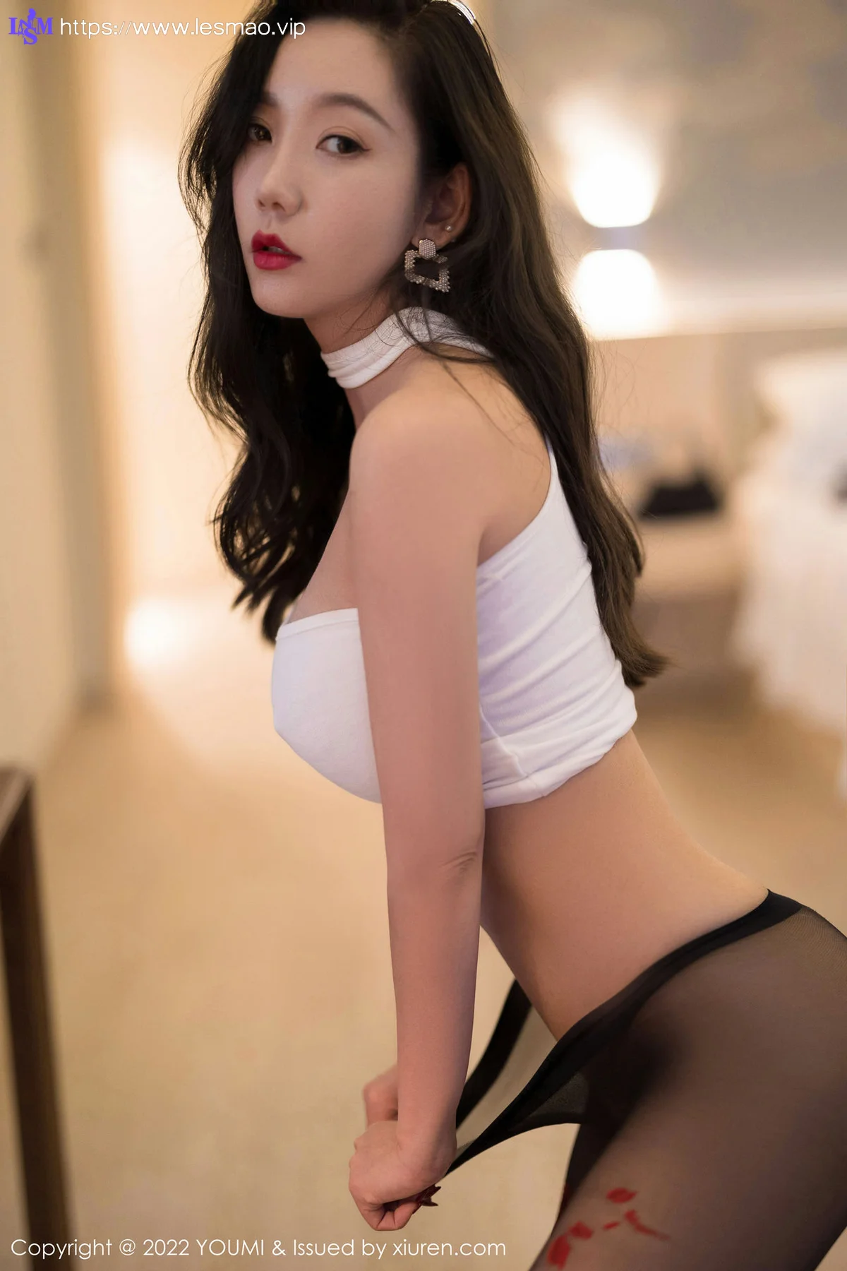 YOUMI 尤蜜荟 Vol.756 诱人黑丝 艾静香 三亚旅拍 - 35