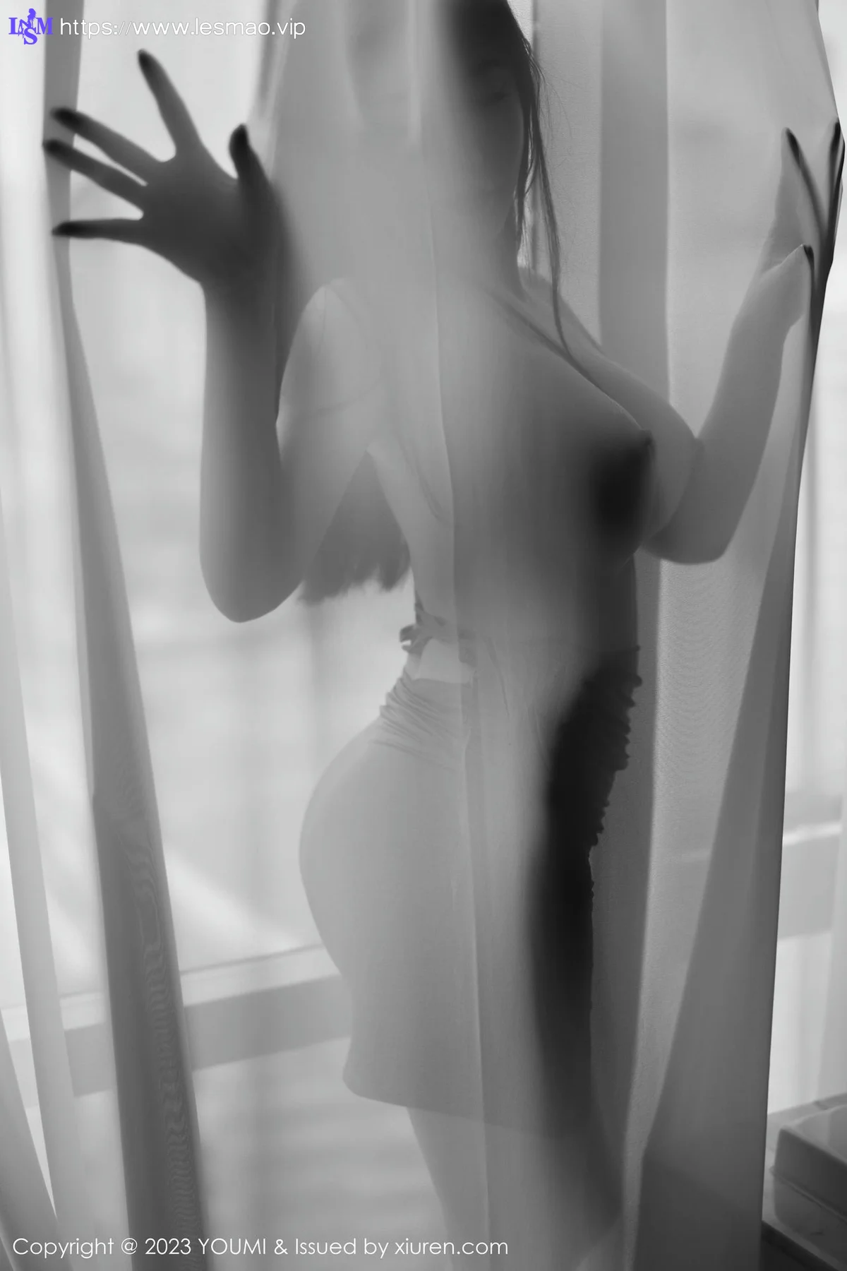 YOUMI 尤蜜荟 Vol.984 Mila豆嘟嘟 黑色网格袜性感写真 - 49